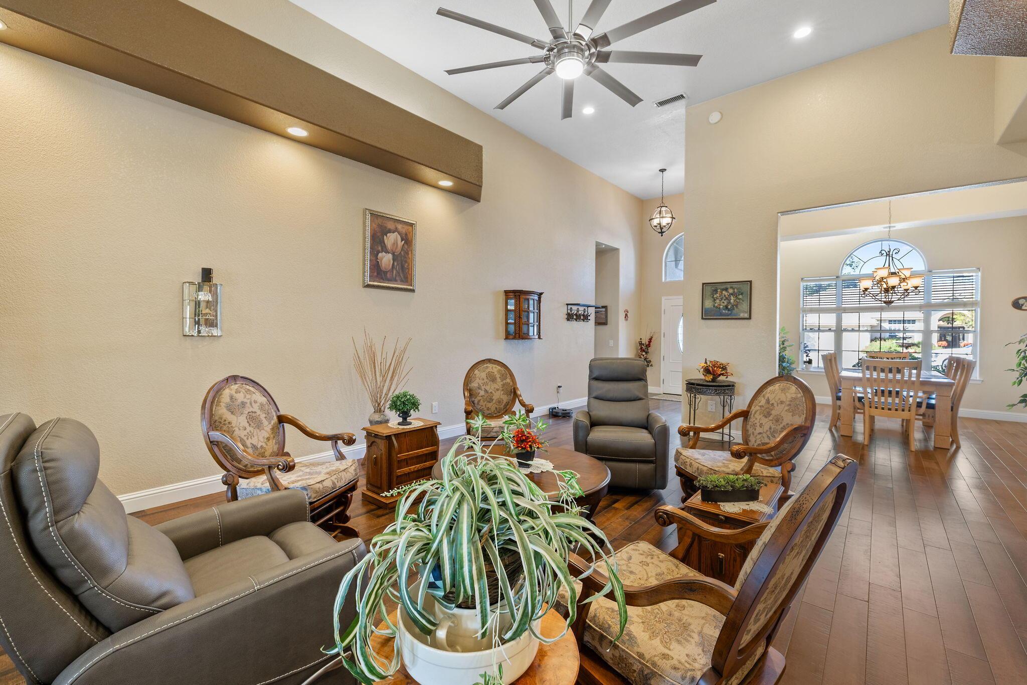 Visalia, California, 93292, United States, 4 Bedrooms Bedrooms, ,3 BathroomsBathrooms,Residential,For Sale,1977045