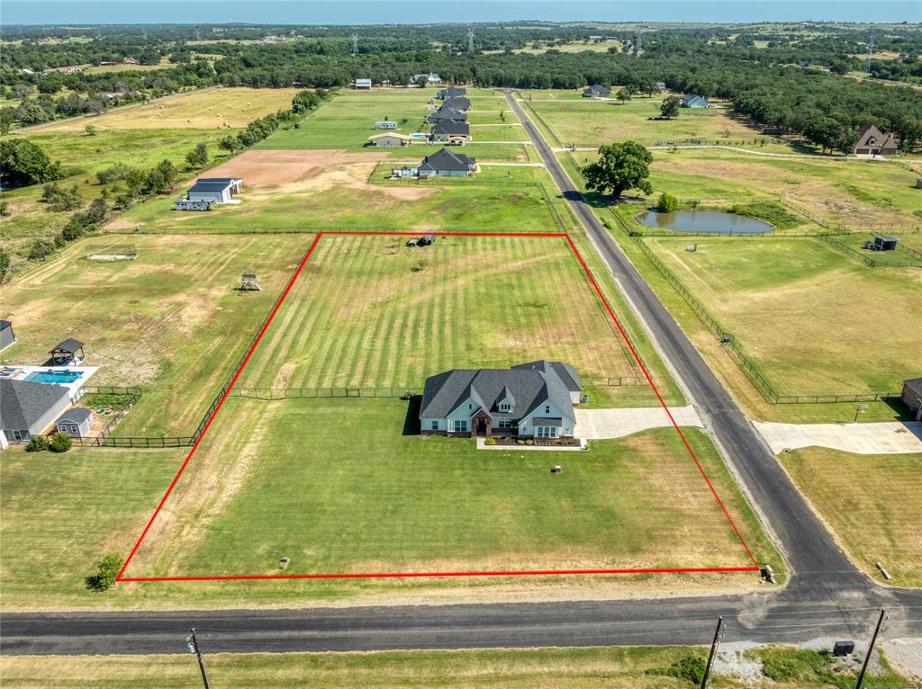 Weatherford, Texas, 76085, United States, 4 Bedrooms Bedrooms, ,2 BathroomsBathrooms,Residential,For Sale,1904359