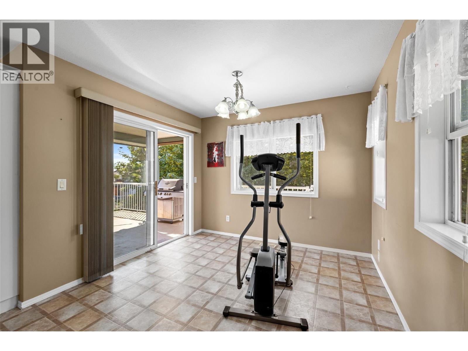 LAKE COUNTRY, British Columbia, V4V 1J1, CA, 5 Bedrooms Bedrooms, ,3 BathroomsBathrooms,Residential,For Sale,1950737