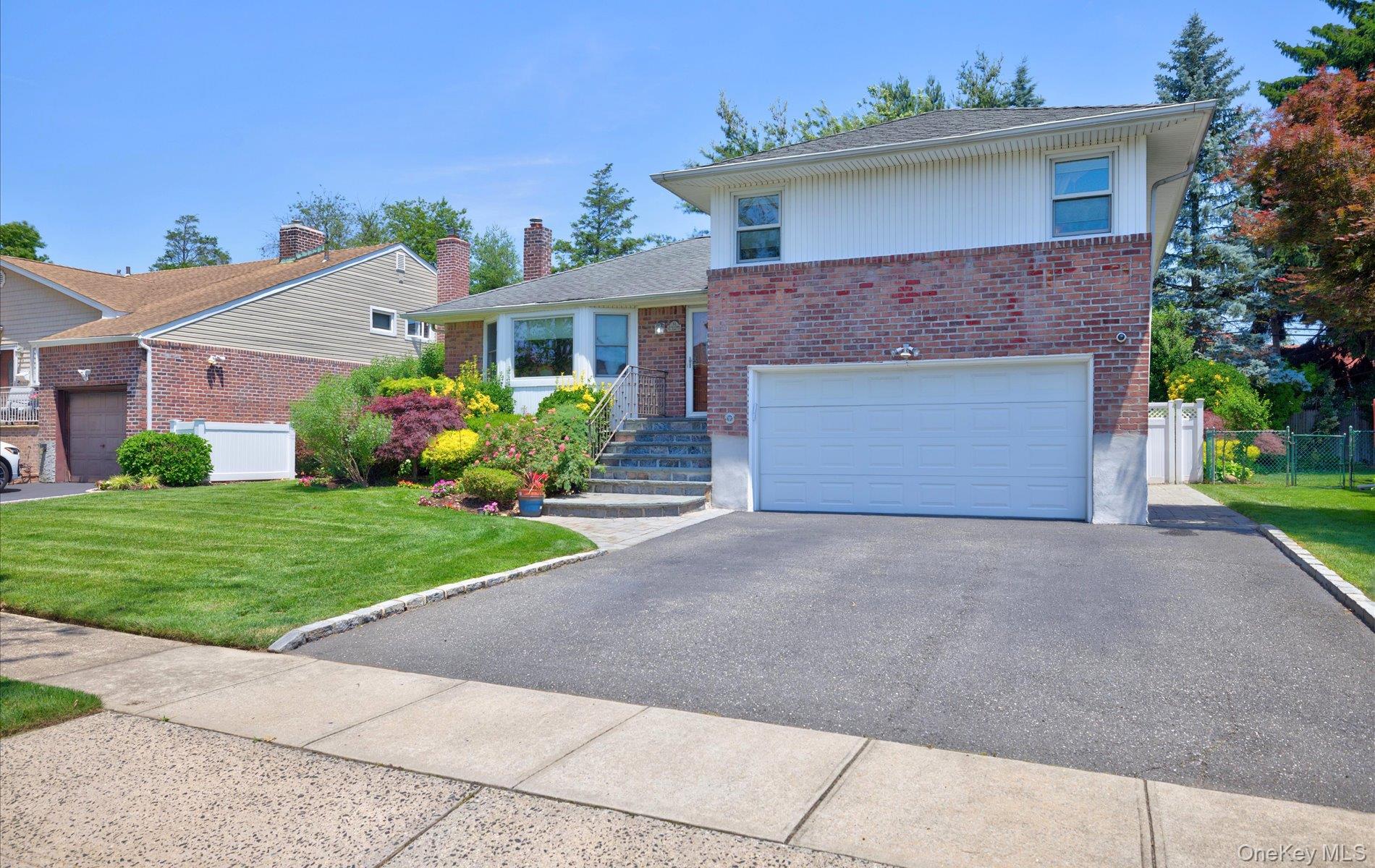 Irene Ln, Plainview, NY 11803 #1