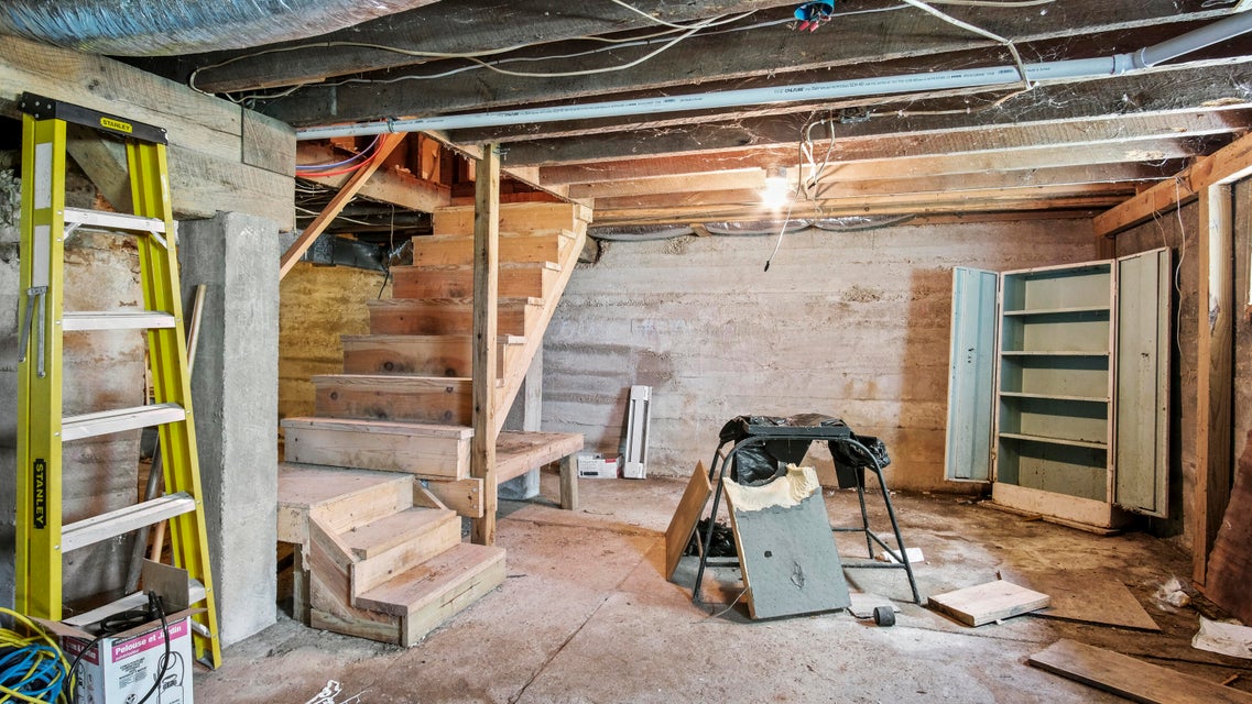 Peace Valley, Missouri, 65788, United States, 5 Bedrooms Bedrooms, ,1 BathroomBathrooms,Residential,For Sale,1980940