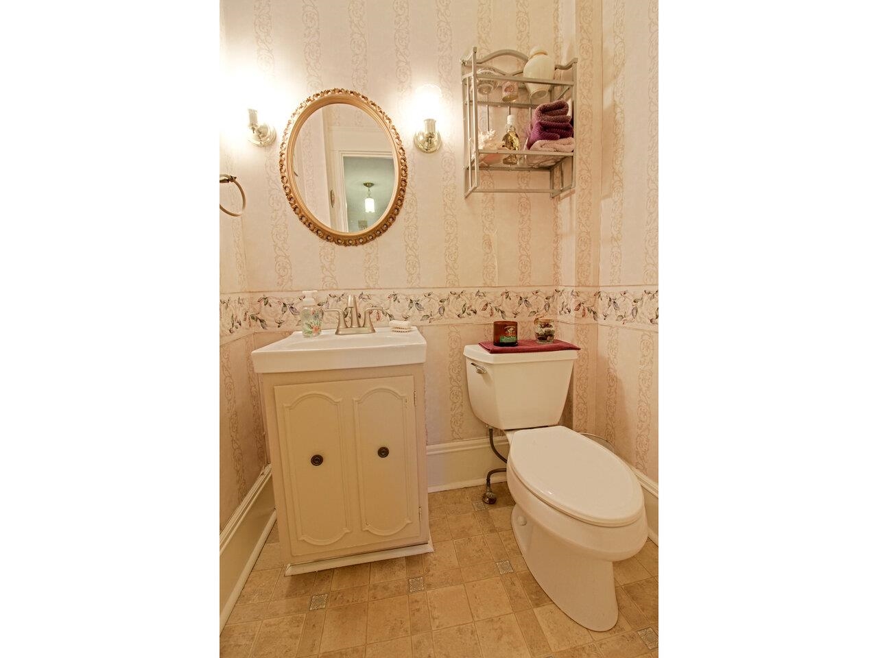Essex Junction, Vermont, 05452, United States, 4 Bedrooms Bedrooms, ,3 BathroomsBathrooms,Residential,For Sale,1847004