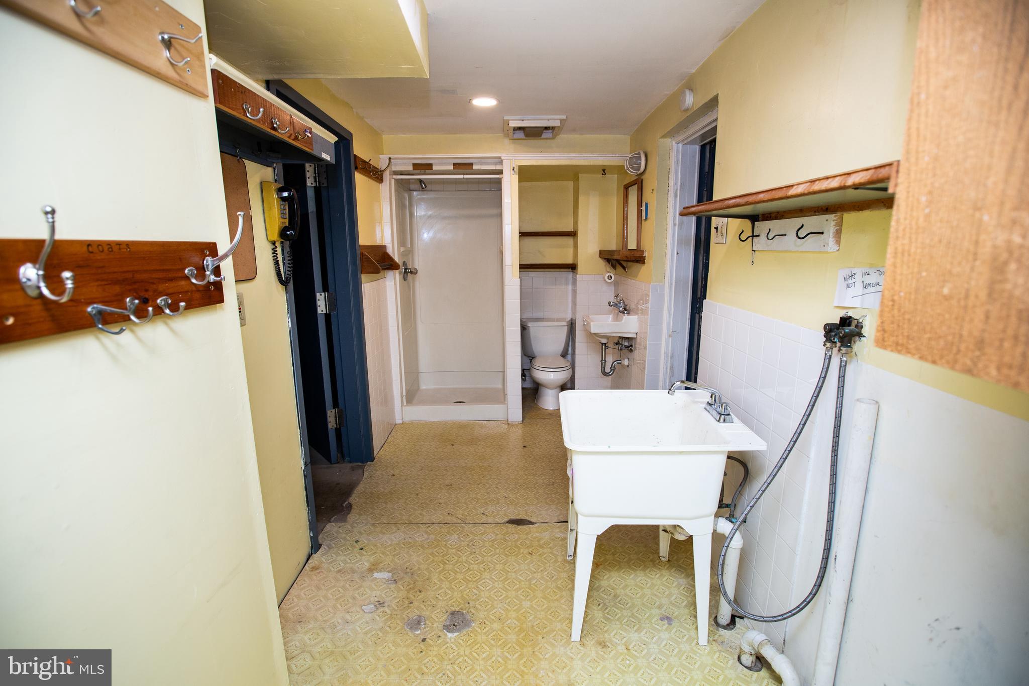 GLENSIDE, Pennsylvania, 19038, United States, 3 Bedrooms Bedrooms, ,3 BathroomsBathrooms,Residential,For Sale,2006101