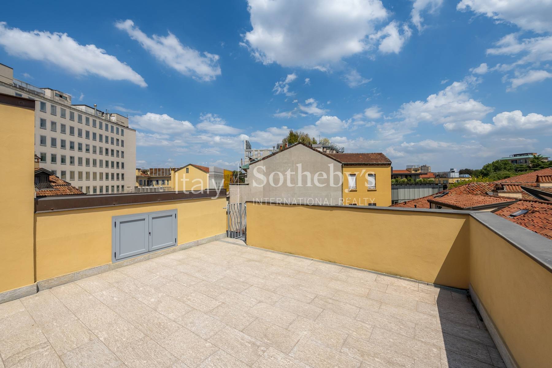  Fully renovated penthouse in the Magenta/Castello area - 物件實景