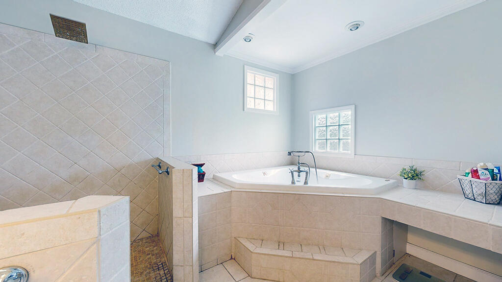 3329 Lake View Circle, Melbourne, Florida, 32934, United States, 4 Bedrooms Bedrooms, ,3 BathroomsBathrooms,Residential,For Sale,3329 Lake View Circle,1482644