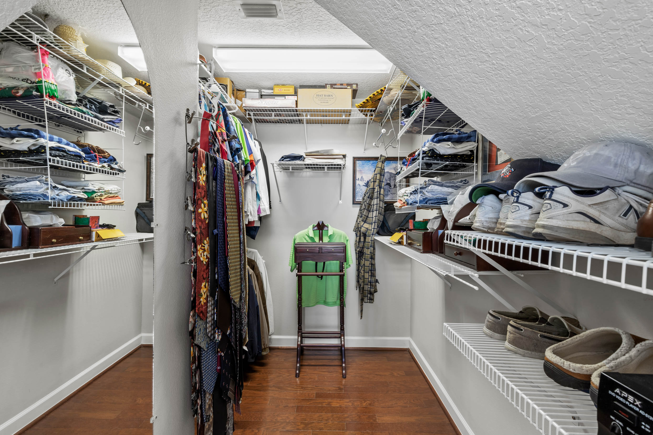 Eustis, Florida, 32736, United States, 3 Bedrooms Bedrooms, ,4 BathroomsBathrooms,Residential,For Sale,2013226