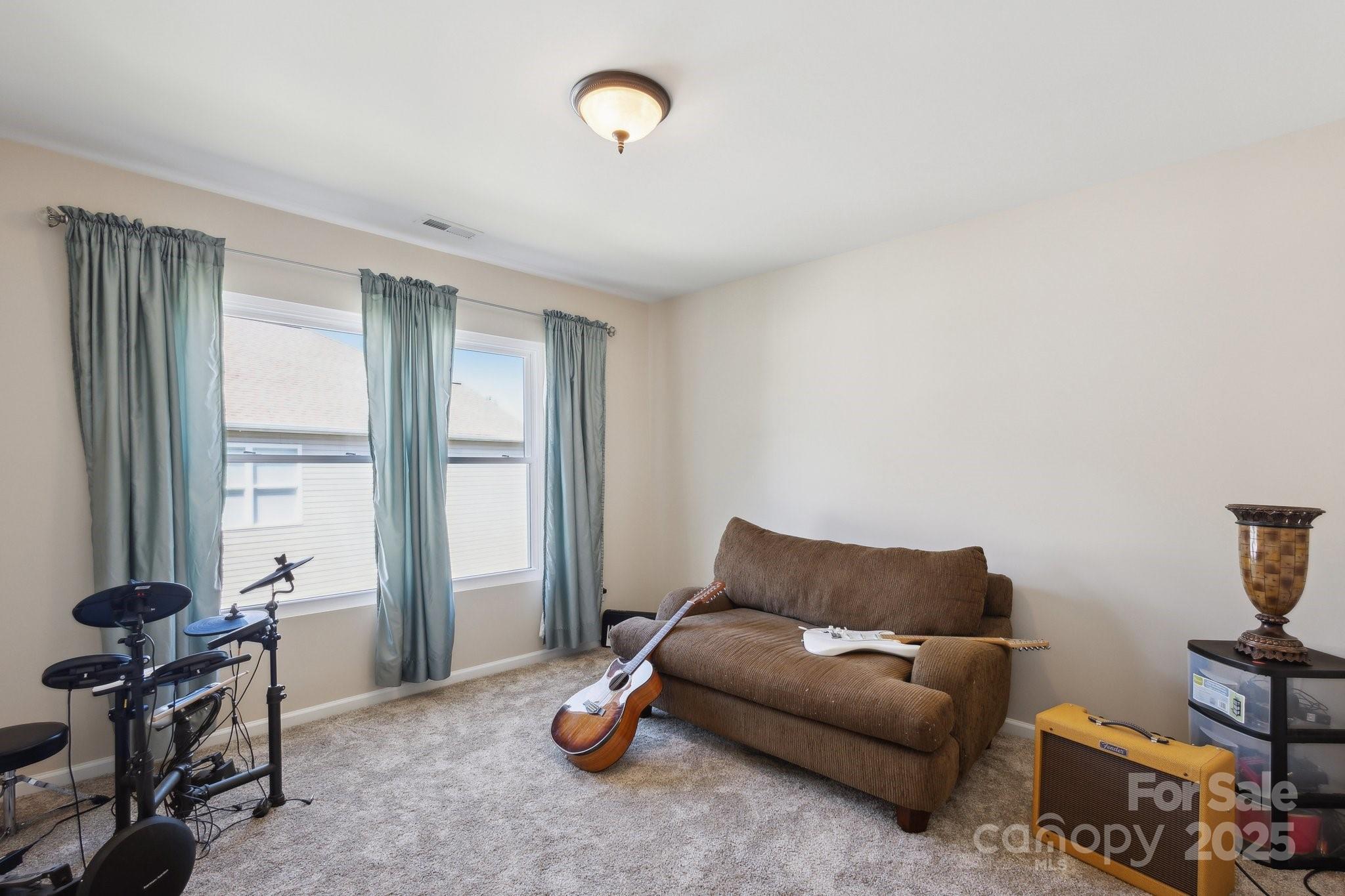 Fort Mill, South Carolina, 29708, United States, 6 Bedrooms Bedrooms, ,3 BathroomsBathrooms,Residential,For Sale,1963992