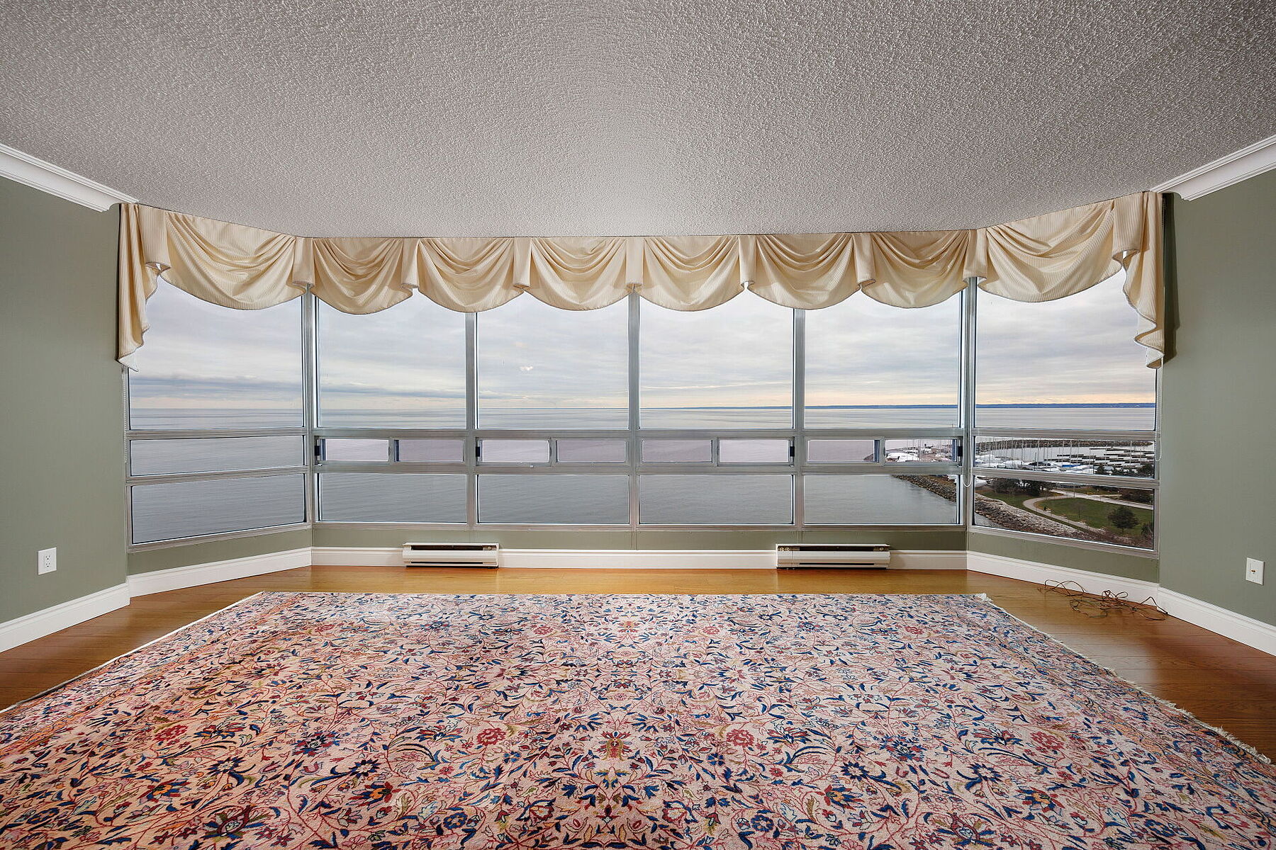  Modern Condo Living - 物件實景