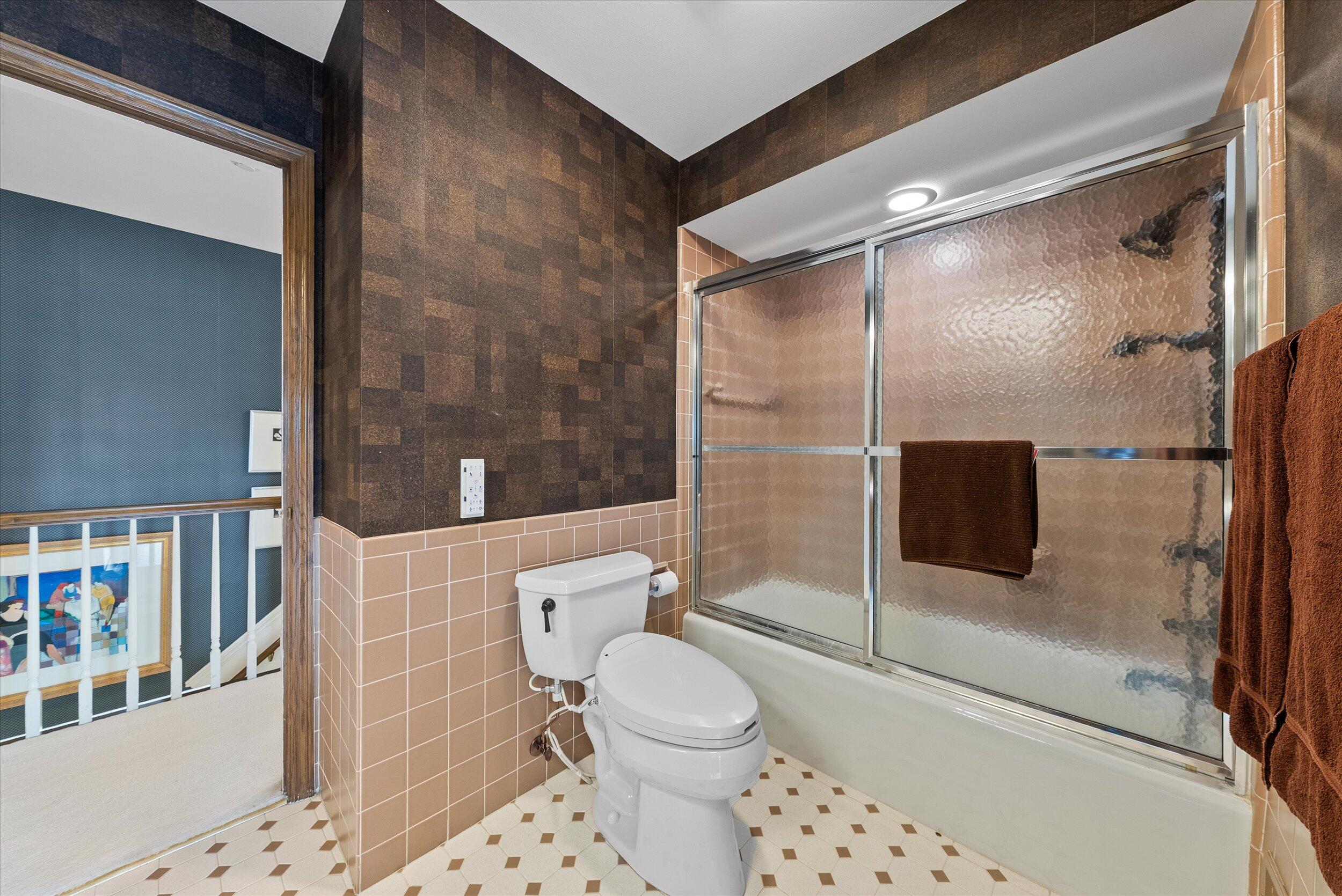 Mequon, Wisconsin, 53097, United States, 5 Bedrooms Bedrooms, ,5 BathroomsBathrooms,Residential,For Sale,1907648