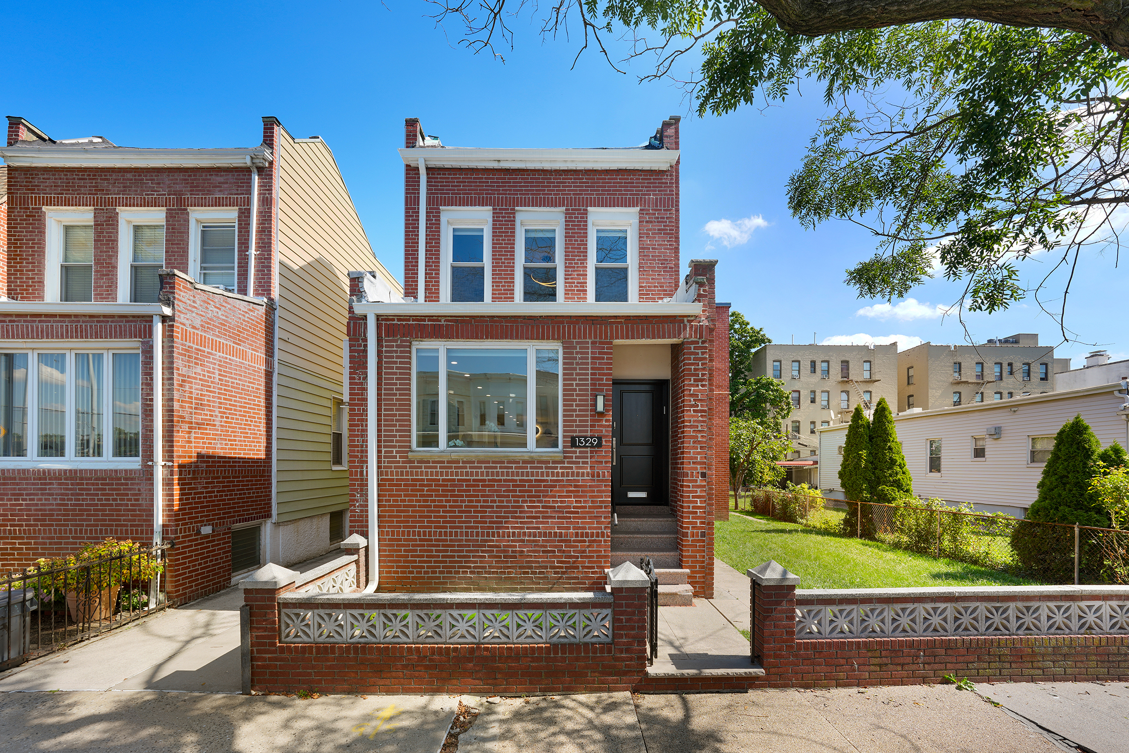 Brooklyn, New York, 11230, United States, 4 Bedrooms Bedrooms, ,4 BathroomsBathrooms,Residential,For Sale,1981094