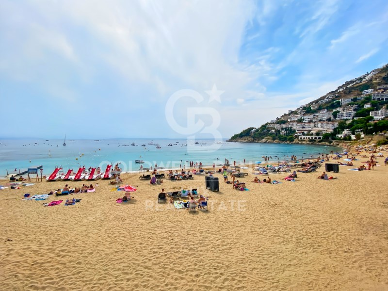 Roses, Catalonia, ES, 4 Bedrooms Bedrooms, ,2 BathroomsBathrooms,Residential,For Sale,1932080