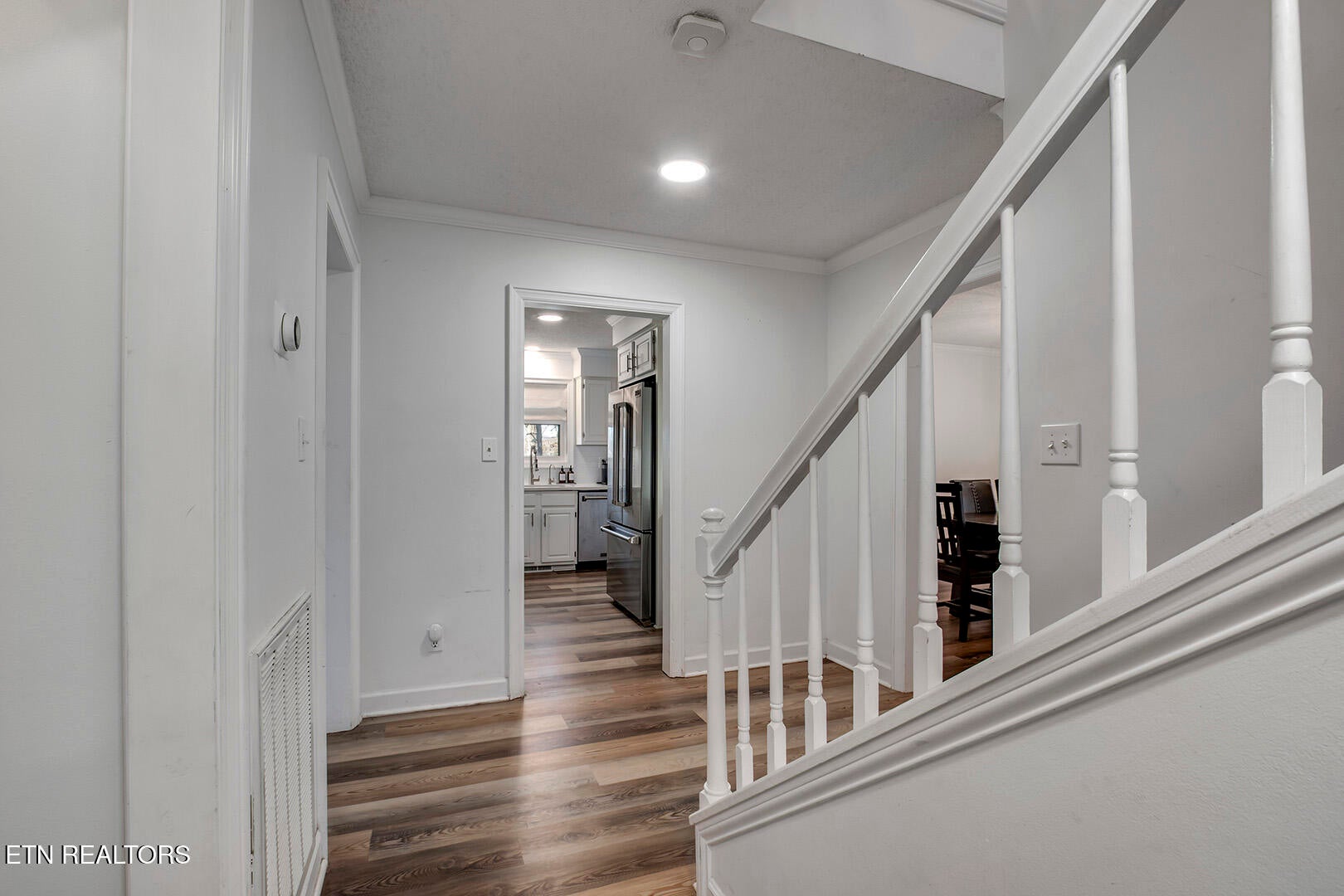 Kingston, Tennessee, 37763, United States, 4 Bedrooms Bedrooms, ,4 BathroomsBathrooms,Residential,For Sale,2011823