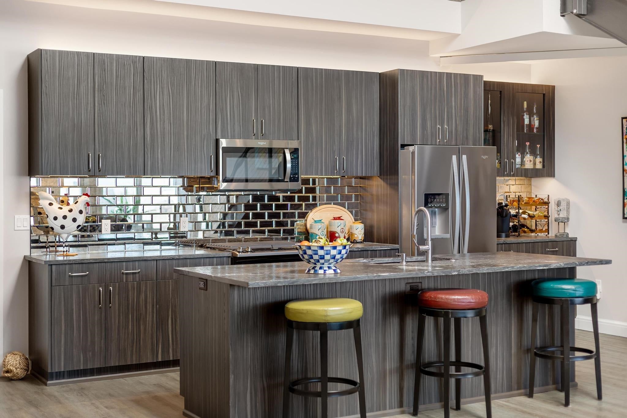 Harrison Twp, Michigan, 48045, United States, 2 Bedrooms Bedrooms, ,3 BathroomsBathrooms,Residential,For Sale,1979598