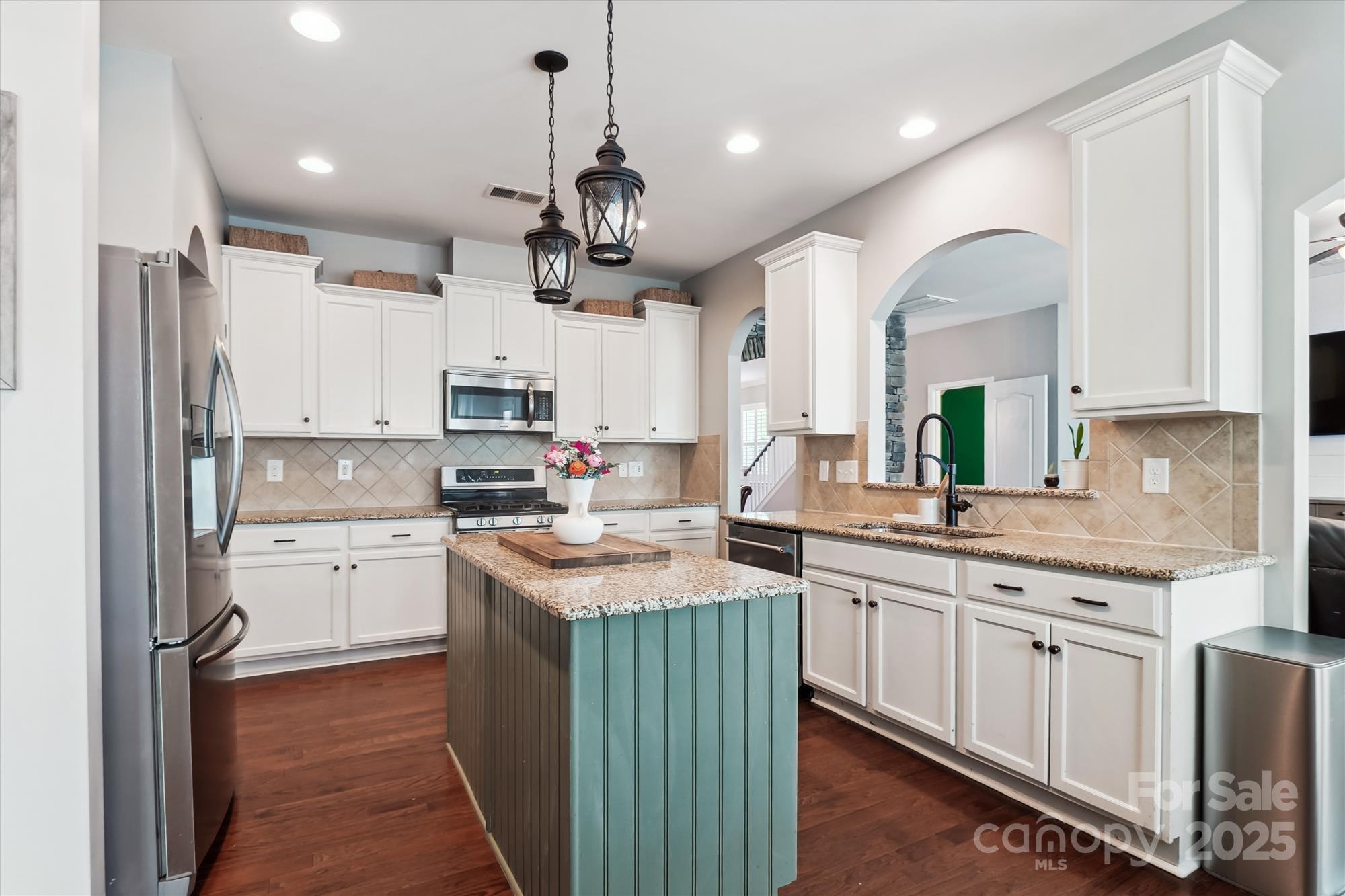 Lancaster, South Carolina, 29720, United States, 5 Bedrooms Bedrooms, ,4 BathroomsBathrooms,Residential,For Sale,1885267