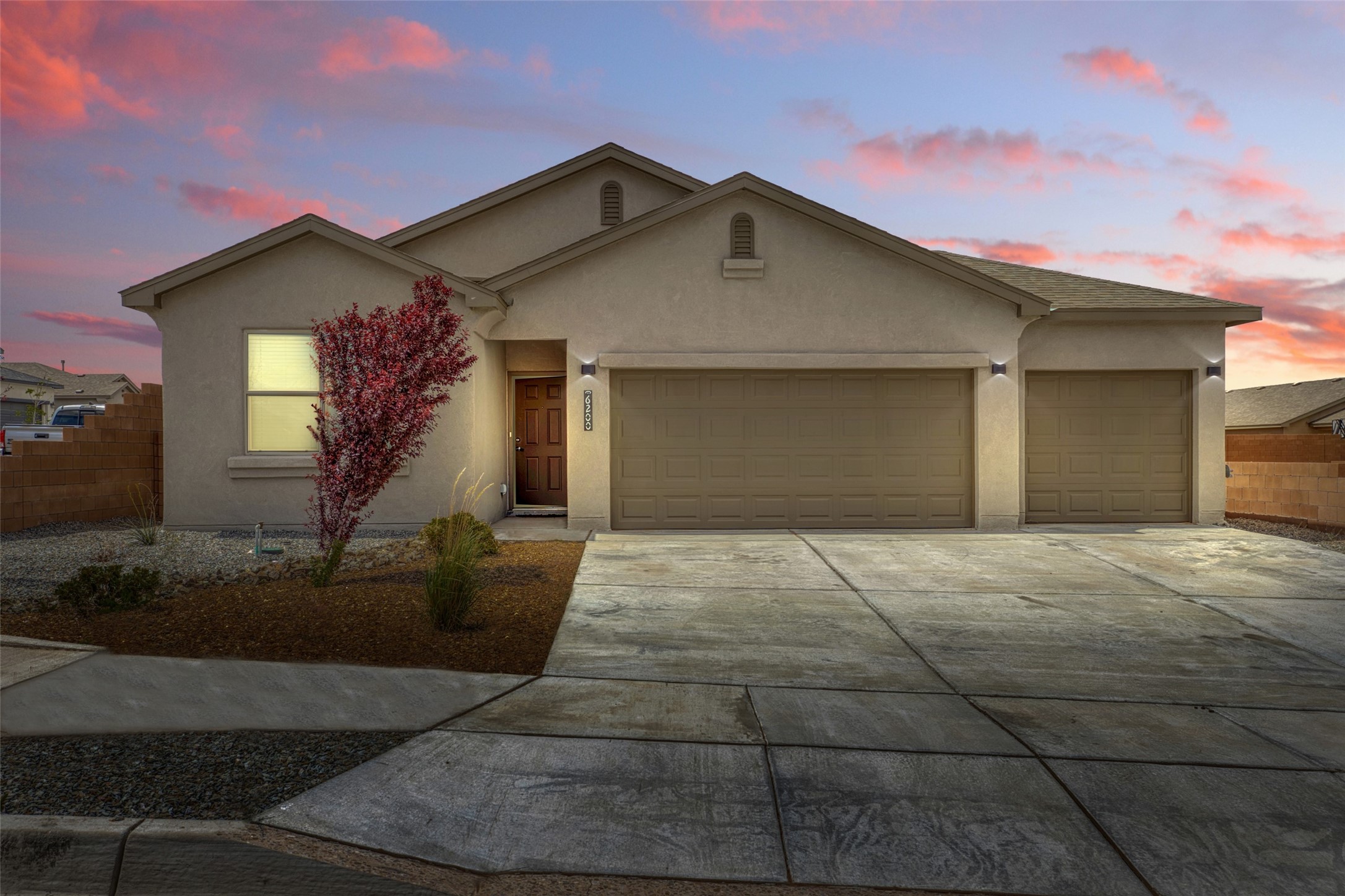  6200 White Hawk Drive Ne - 物件實景