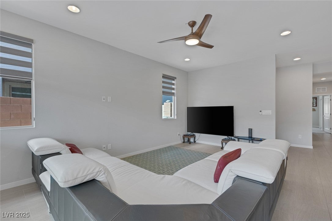 Las Vegas, Nevada, 89148, United States, 3 Bedrooms Bedrooms, ,2 BathroomsBathrooms,Residential,For Sale,1921692