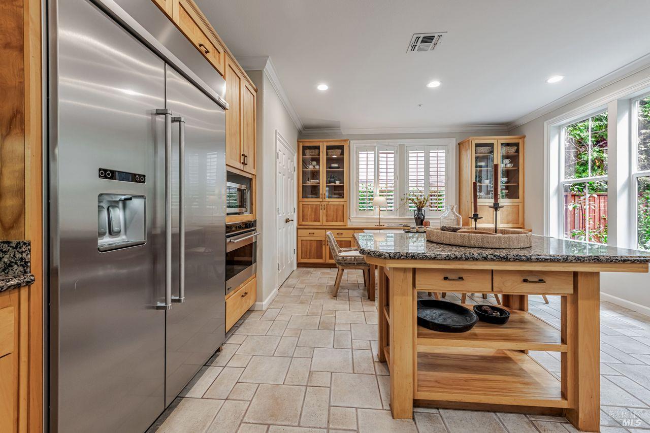 Novato, California, 94949, United States, 5 Bedrooms Bedrooms, ,3 BathroomsBathrooms,Residential,For Sale,1941742