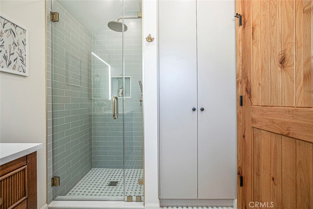 Los Angeles, California, 90027, United States, 4 Bedrooms Bedrooms, ,3 BathroomsBathrooms,Residential,For Sale,1942315