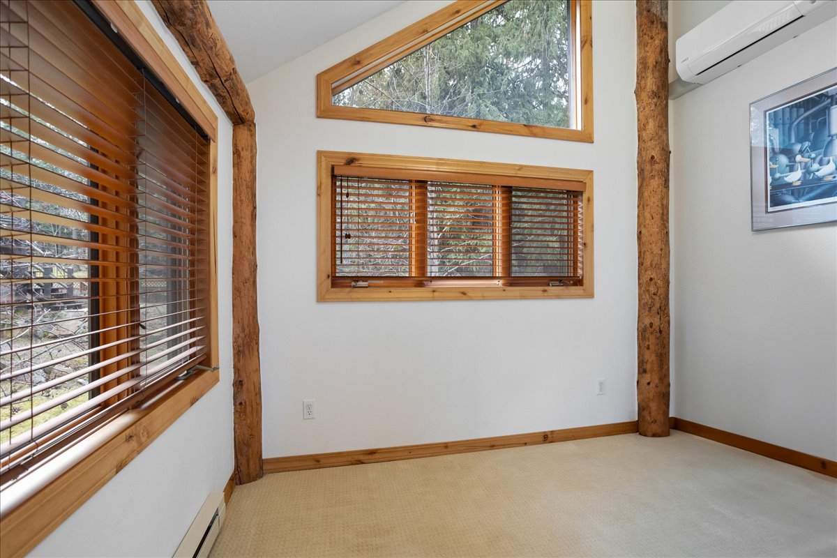 Hope, Idaho, 83836, United States, 3 Bedrooms Bedrooms, ,2 BathroomsBathrooms,Residential,For Sale,1764168