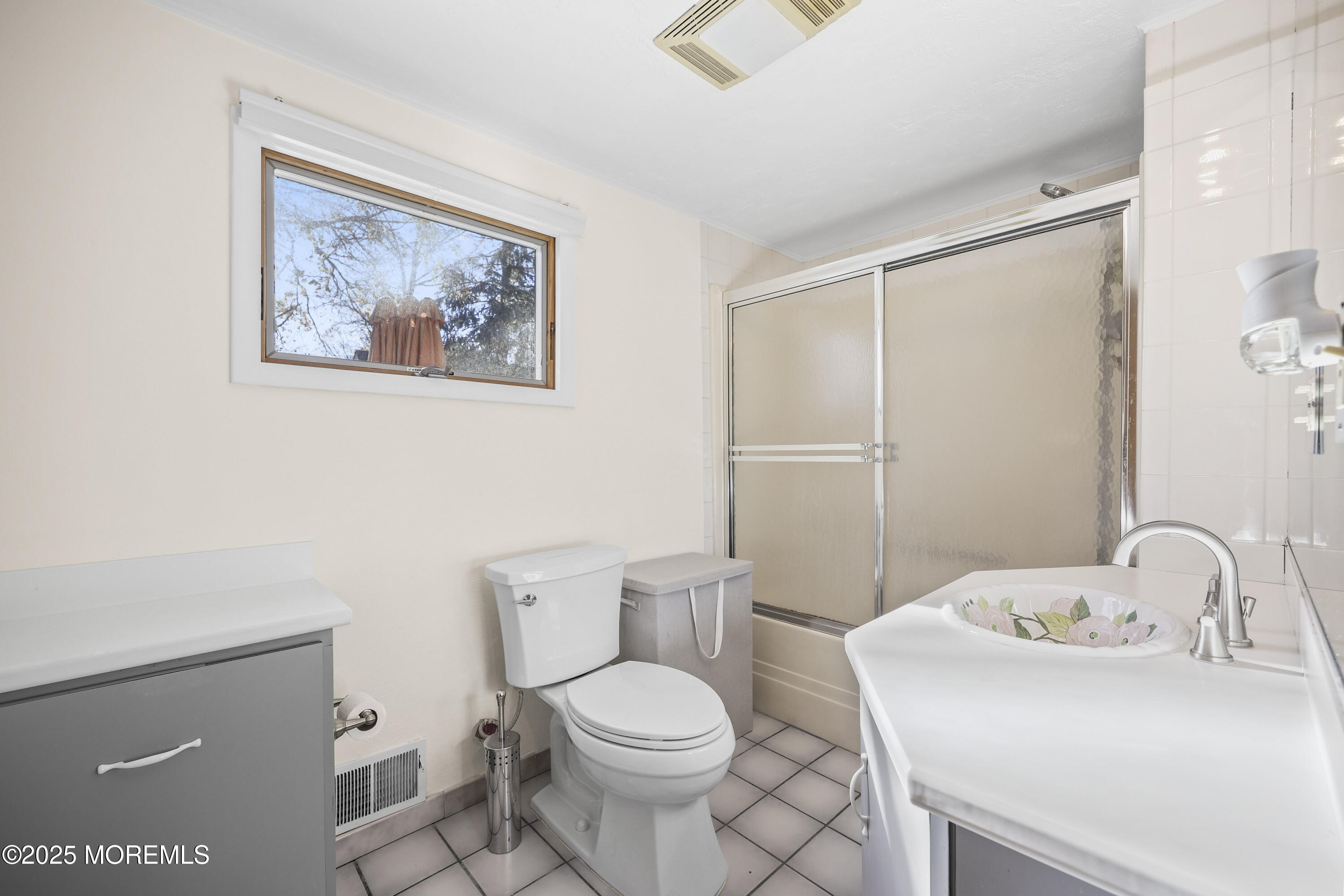 Leonardo, New Jersey, 07737, United States, 4 Bedrooms Bedrooms, ,3 BathroomsBathrooms,Residential,For Sale,2001705