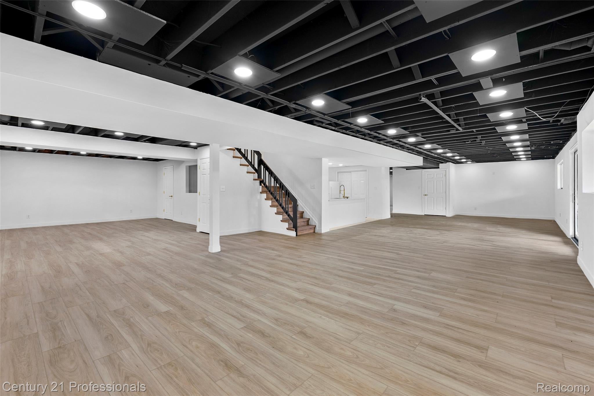 Davisburg, Michigan, 48350, United States, 5 Bedrooms Bedrooms, ,4 BathroomsBathrooms,Residential,For Sale,1982233