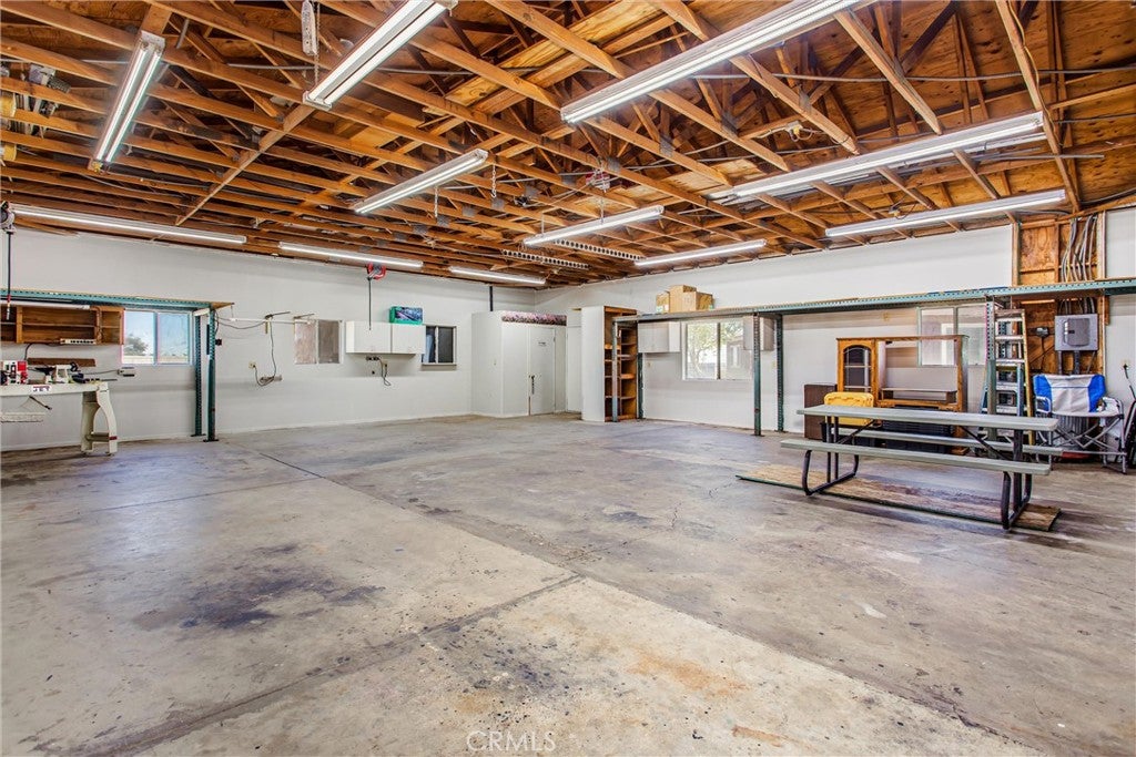 Oak Hills, California, 92344, United States, 3 Bedrooms Bedrooms, ,4 BathroomsBathrooms,Residential,For Sale,1974098