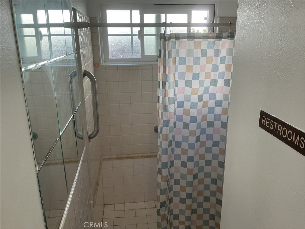 Reseda, California, 91335, United States, 6 Bedrooms Bedrooms, ,2 BathroomsBathrooms,Residential,For Sale,1993576