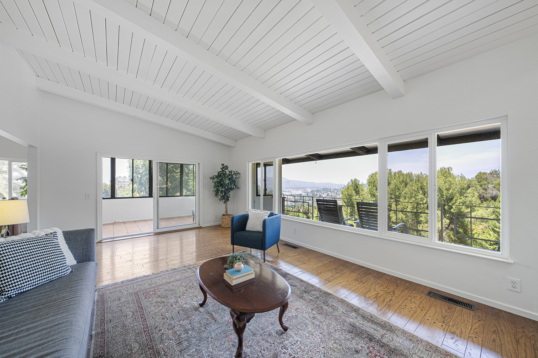  3543 Lavell Drive - 物件實景