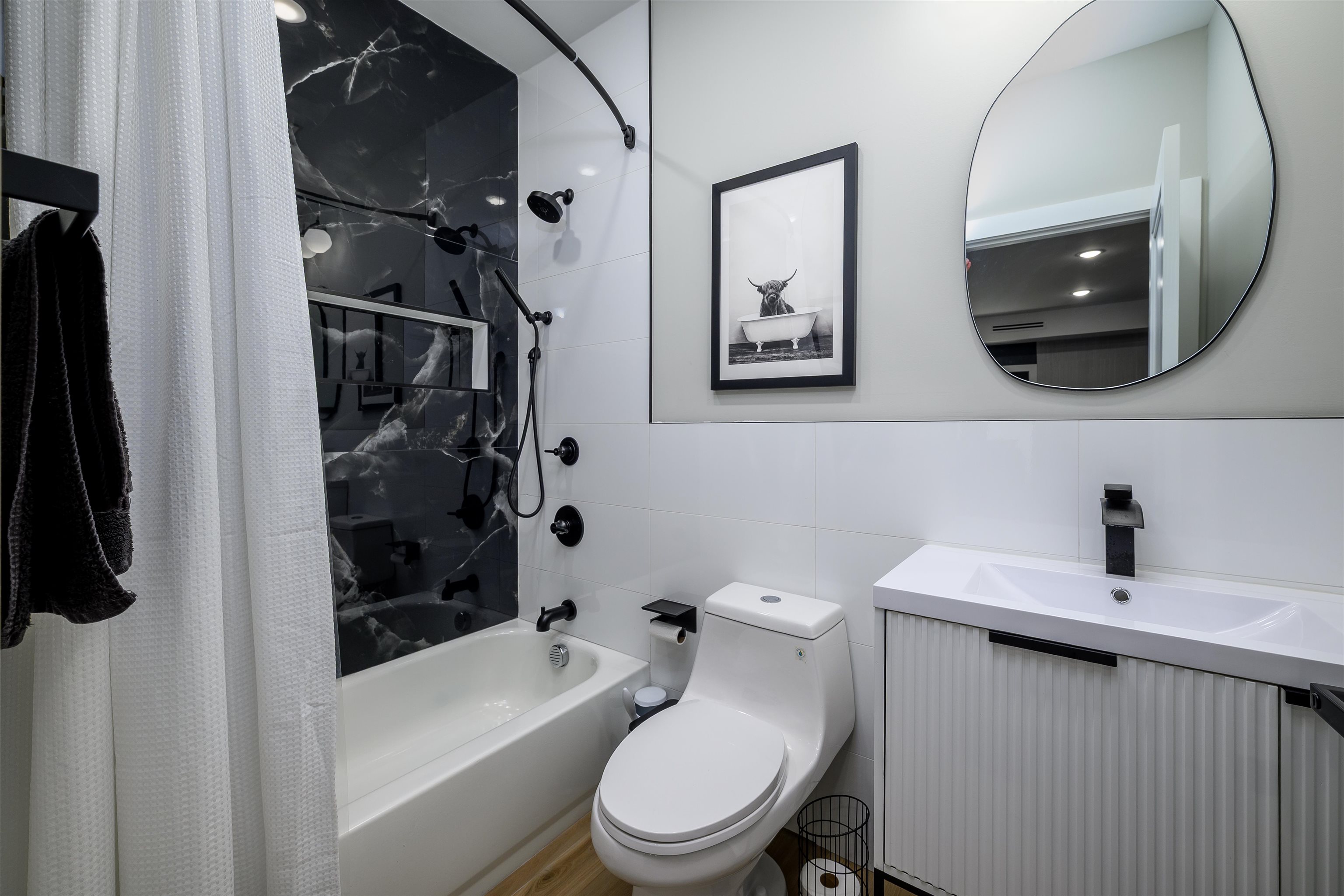 Jersey City, New Jersey, 07307, United States, 3 Bedrooms Bedrooms, ,3 BathroomsBathrooms,Residential,For Sale,1901105