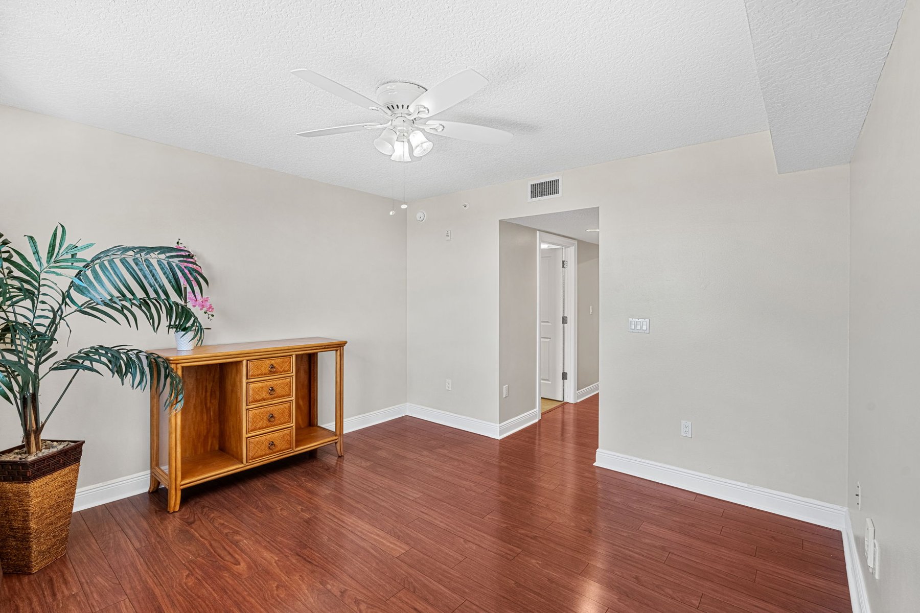  410 Hayes Avenue, #402, Cocoa Beach, FL, 32931 - 物件實景