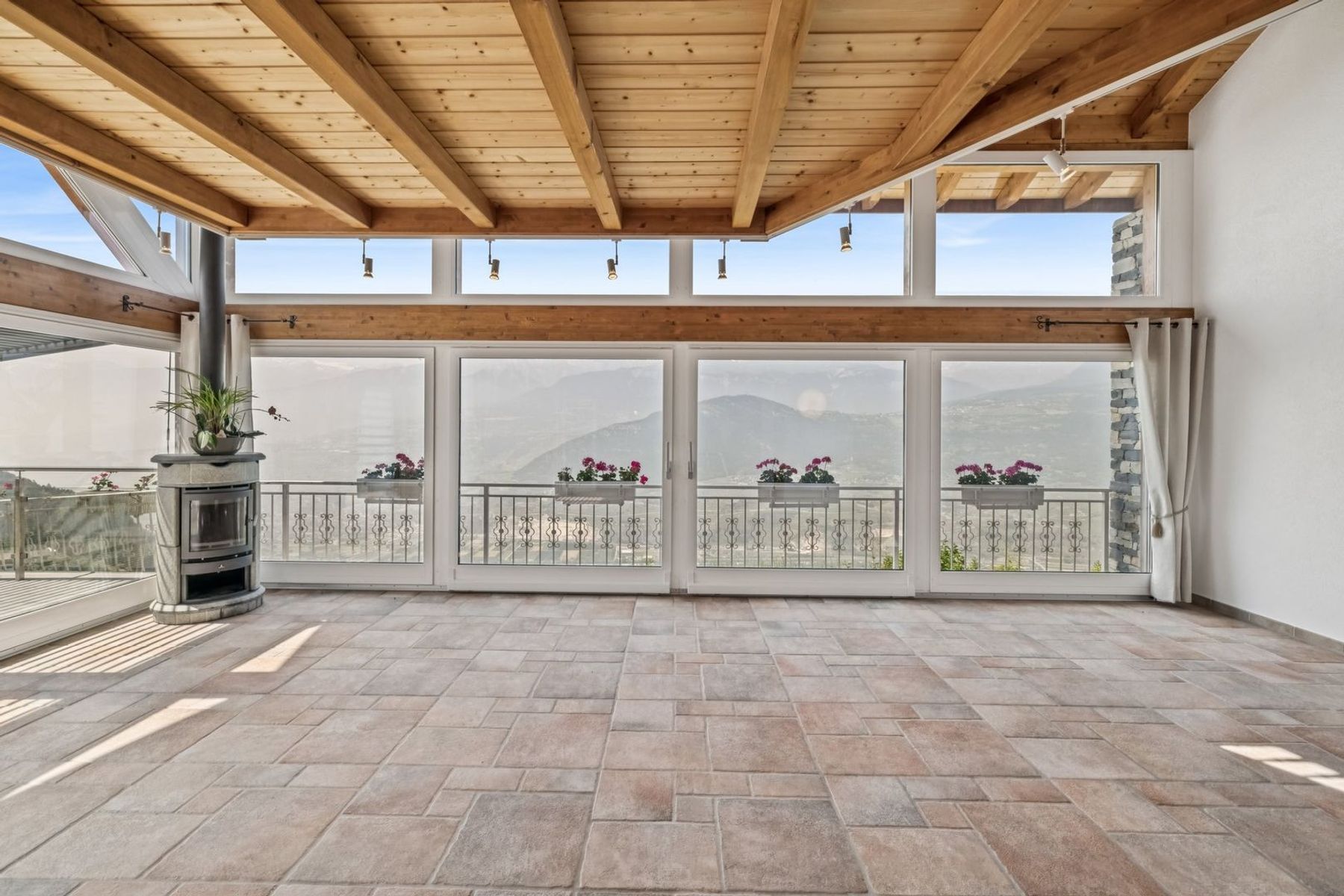  Panoramic views and Alpine elegance with swimming pool - 物件實景