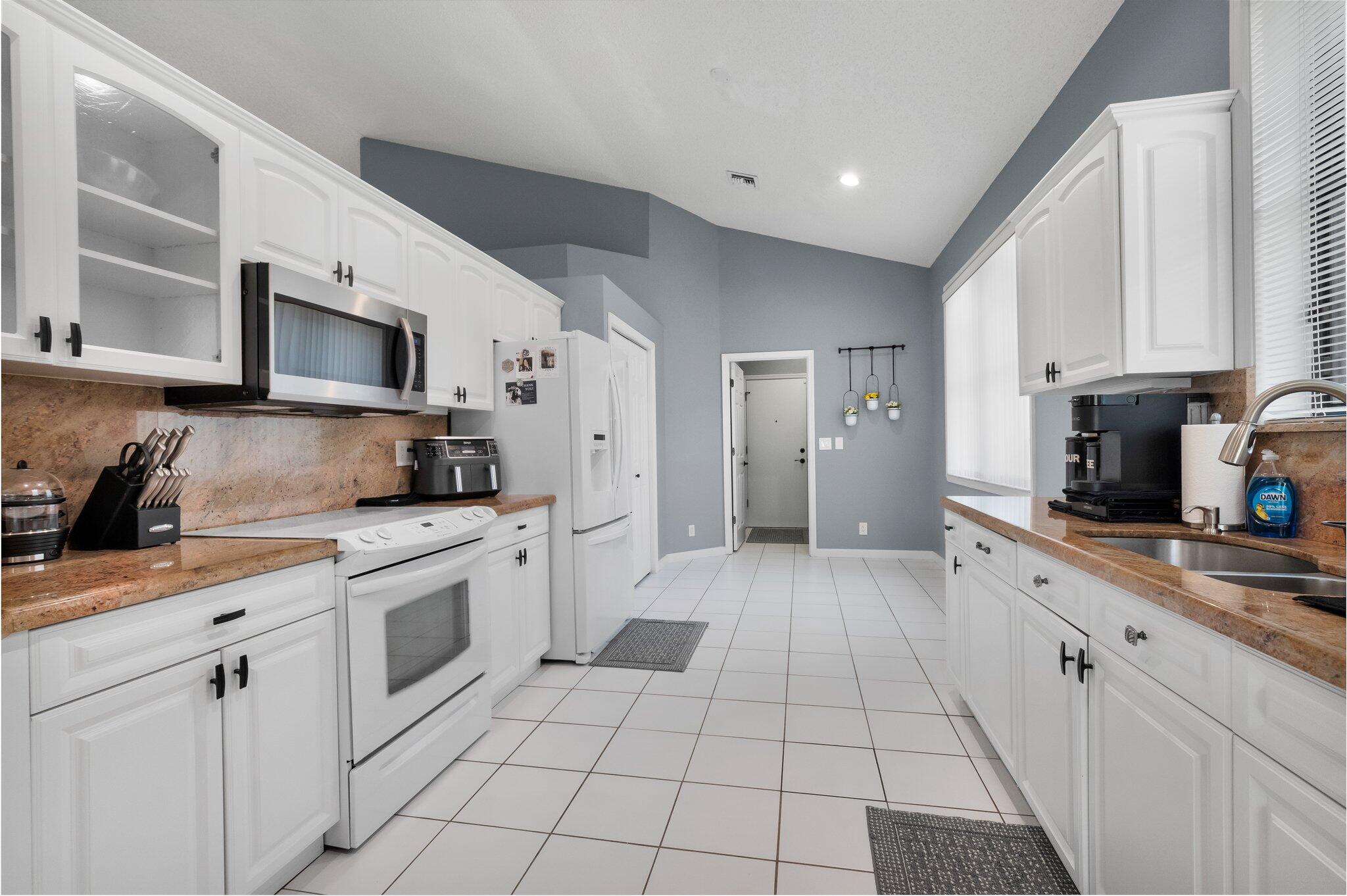 Boynton Beach, Florida, 33436, United States, 2 Bedrooms Bedrooms, ,2 BathroomsBathrooms,Residential,For Sale,1838733