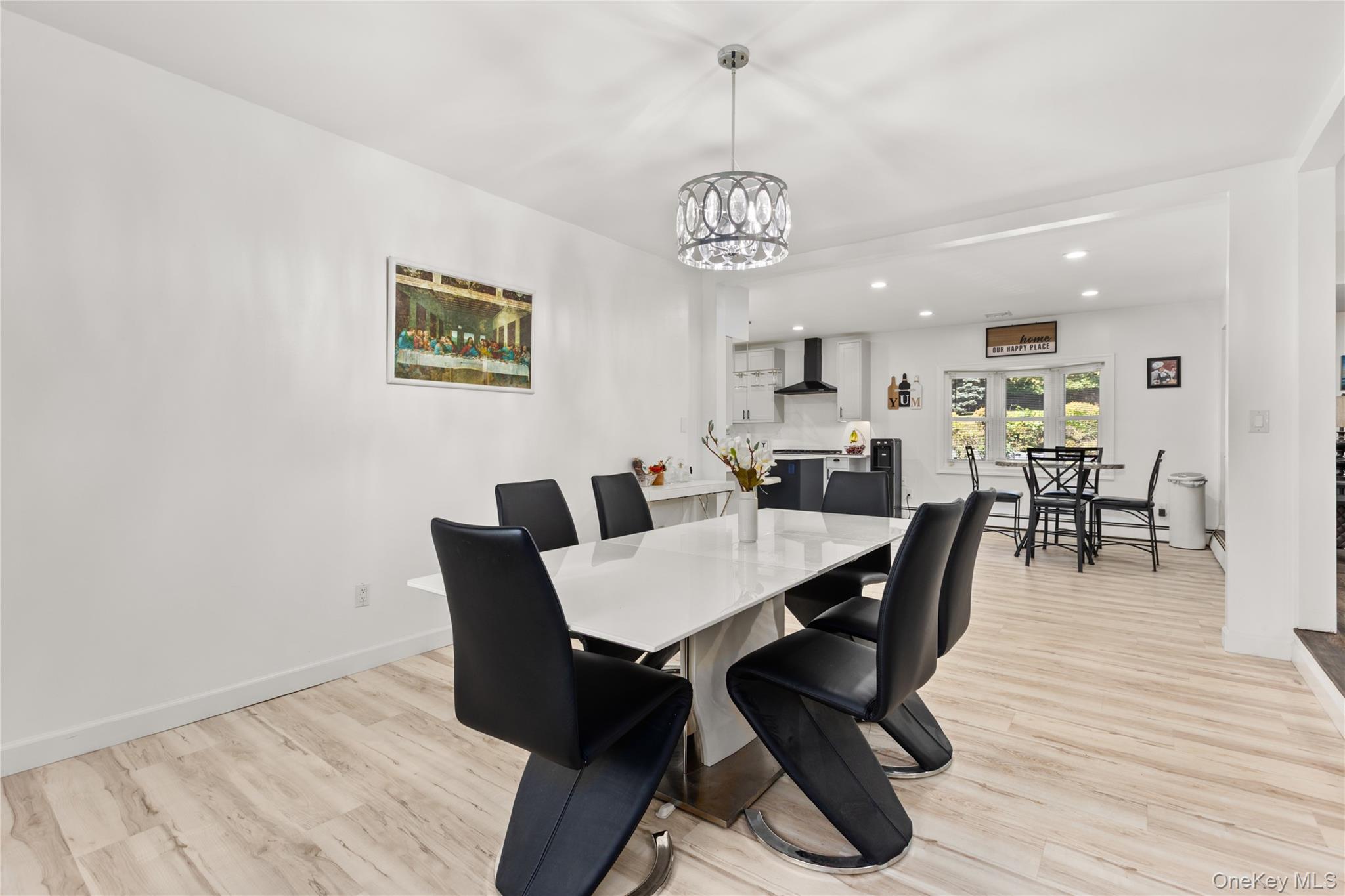 Smithtown, New York, 11787, United States, 4 Bedrooms Bedrooms, ,3 BathroomsBathrooms,Residential,For Sale,1907417