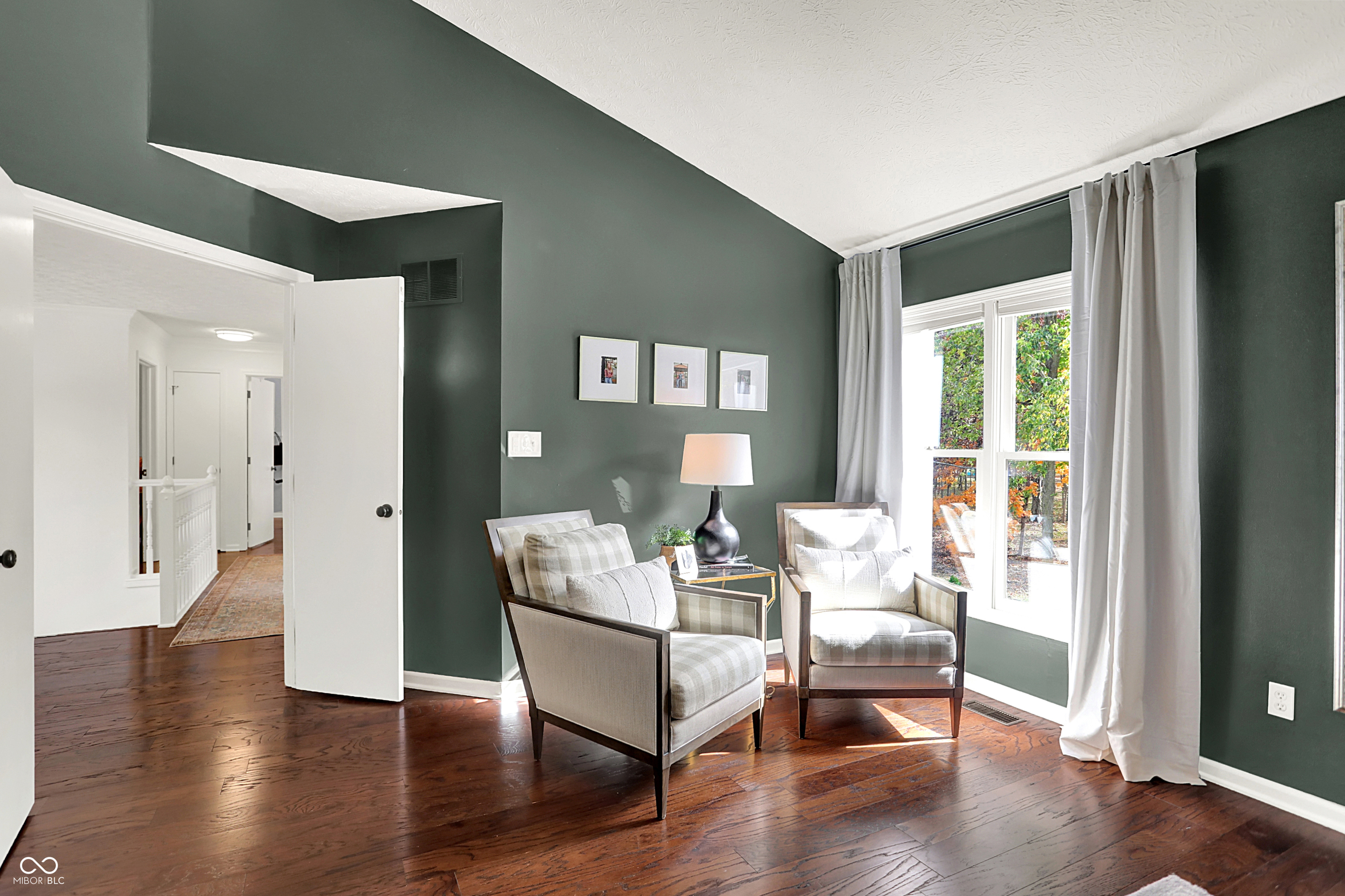 Carmel, Indiana, 46033, United States, 4 Bedrooms Bedrooms, ,3 BathroomsBathrooms,Residential,For Sale,1981057