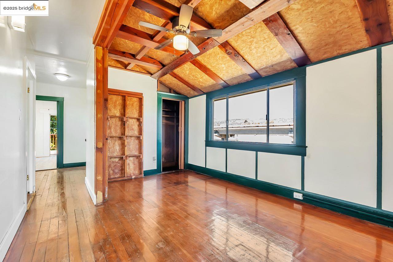 Oakland, California, 94608, United States, 6 Bedrooms Bedrooms, ,3 BathroomsBathrooms,Residential,For Sale,1939780