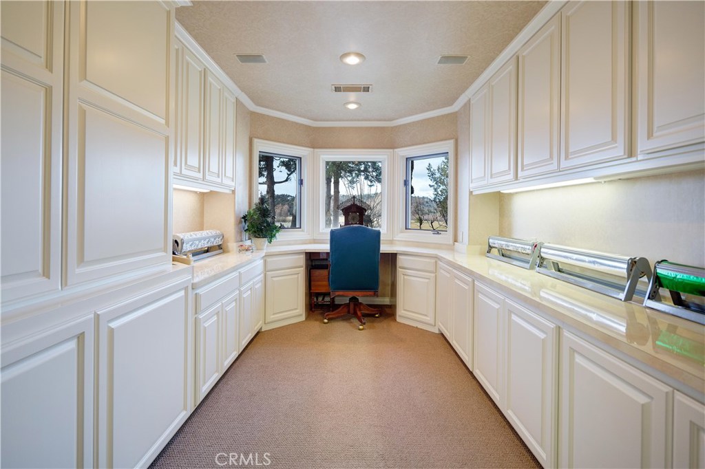 15733 Juniper Peak Road, Weed, California, 96094, United States, 5 Bedrooms Bedrooms, ,7 BathroomsBathrooms,Residential,For Sale,15733 Juniper Peak Road,1644367