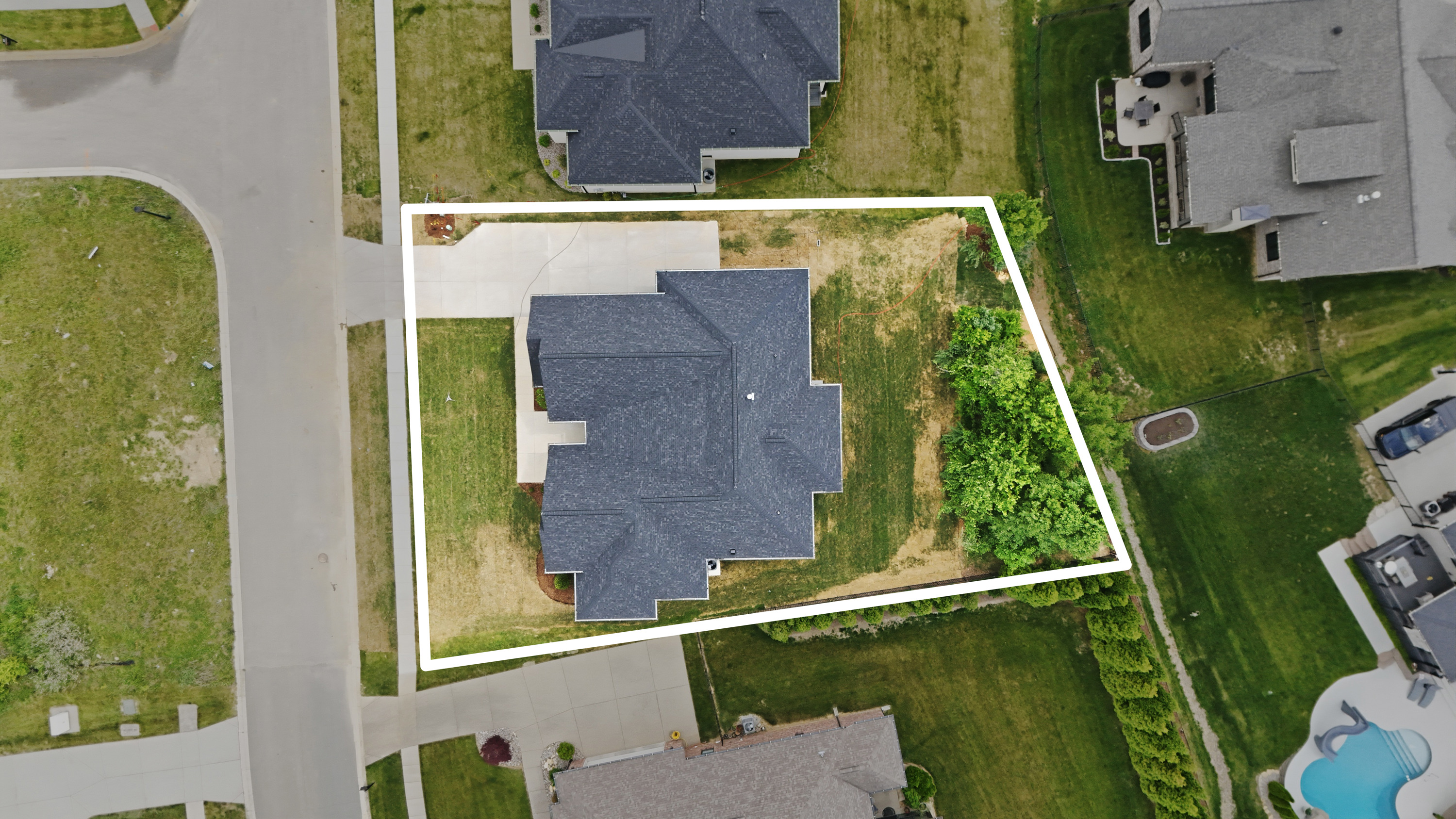  3212 Grand Lakes Drive, Louisville, KY 40299 - 物件實景