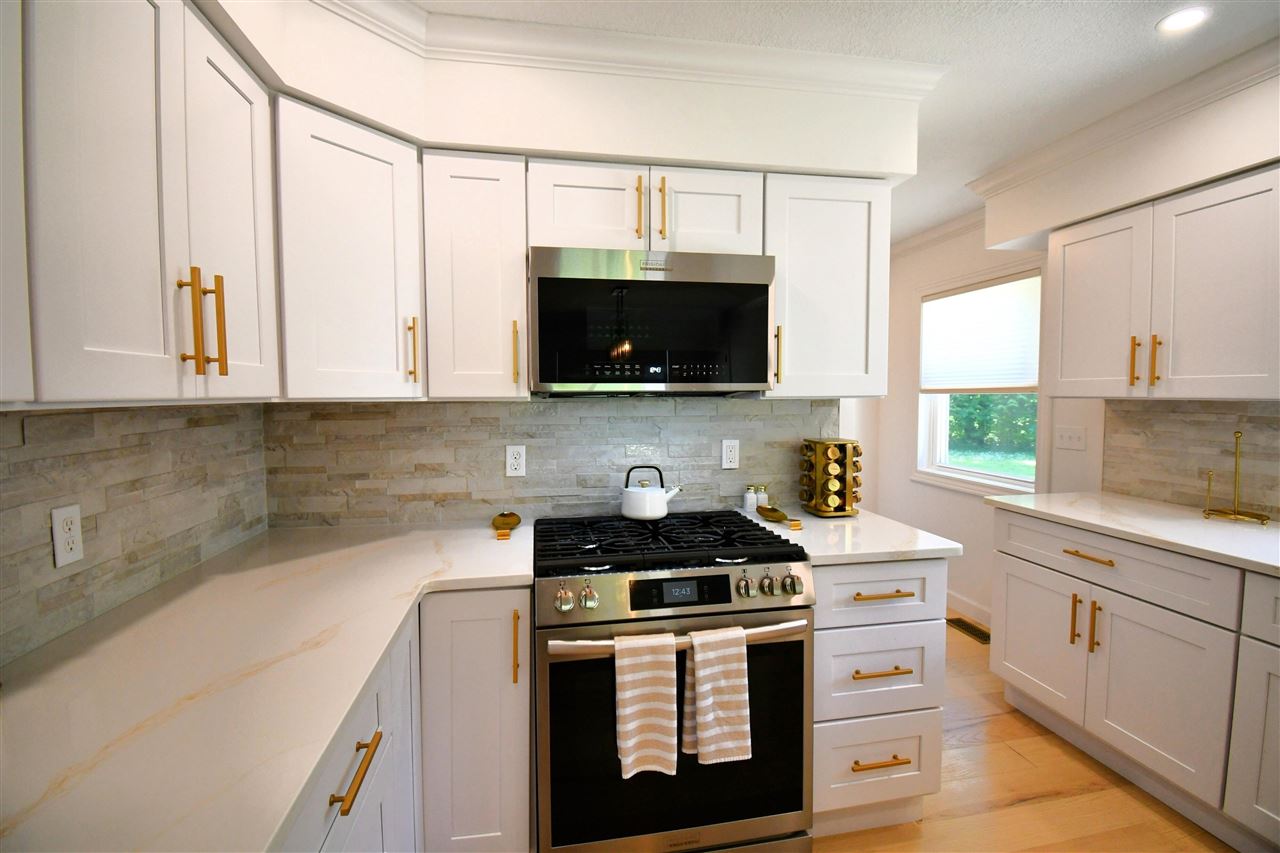 Alanson, Michigan, 49706, United States, 5 Bedrooms Bedrooms, ,3 BathroomsBathrooms,Residential,For Sale,1876087