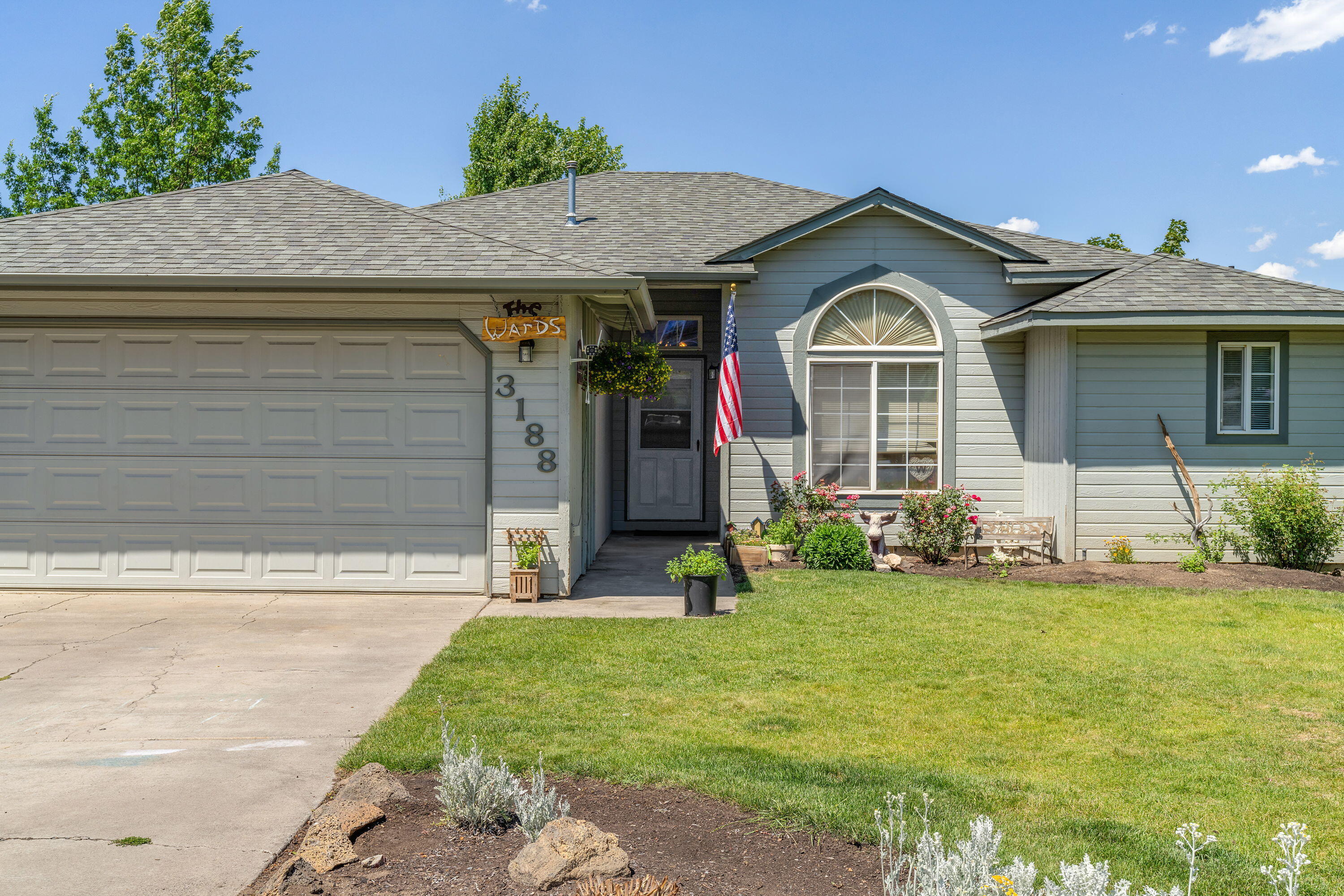 Bend, Oregon, 97701, United States, 3 Bedrooms Bedrooms, ,2 BathroomsBathrooms,Residential,For Sale,1697036