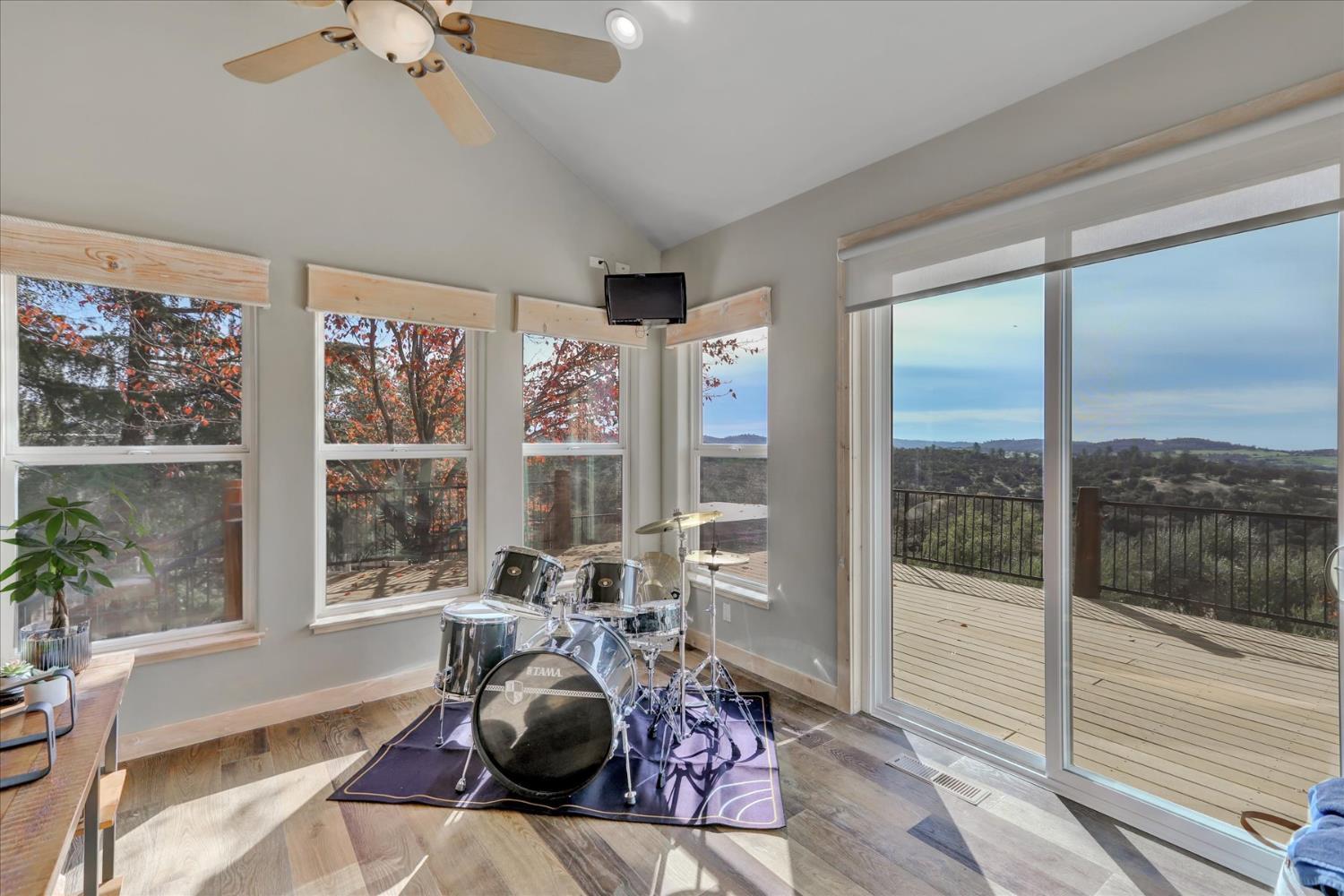 Grass Valley, California, 95949, United States, 3 Bedrooms Bedrooms, ,3 BathroomsBathrooms,Residential,For Sale,1992589