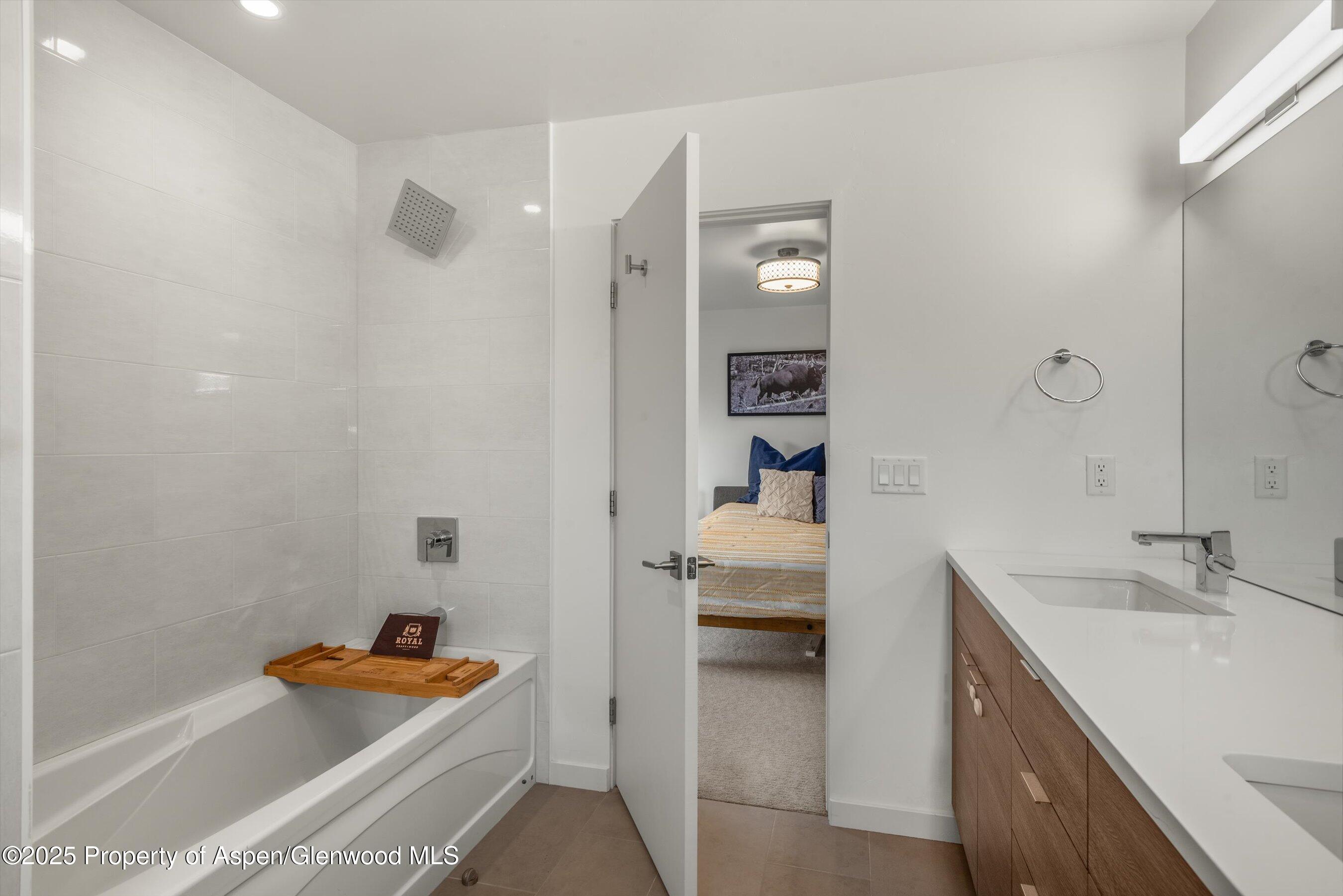 Carbondale, Colorado, 81623, United States, 3 Bedrooms Bedrooms, ,3 BathroomsBathrooms,Residential,For Sale,1989152