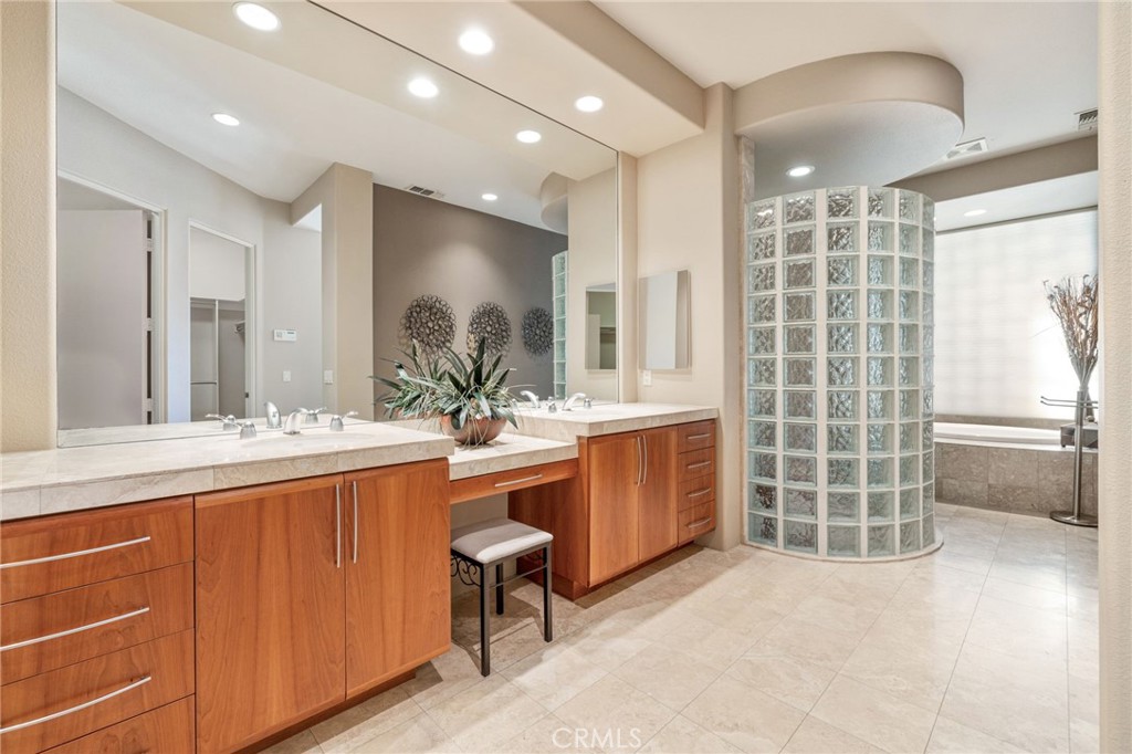 La Quinta, California, 92253, United States, 3 Bedrooms Bedrooms, ,3 BathroomsBathrooms,Residential,For Sale,1991413