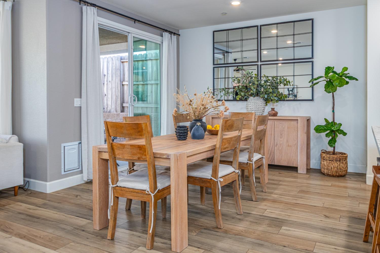 Folsom, California, 95630, United States, 4 Bedrooms Bedrooms, ,3 BathroomsBathrooms,Residential,For Sale,1924612