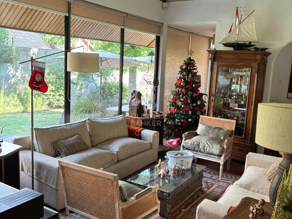 Vitacura, Chile, 5 Bedrooms Bedrooms, ,4 BathroomsBathrooms,Residential,For Sale,1999765