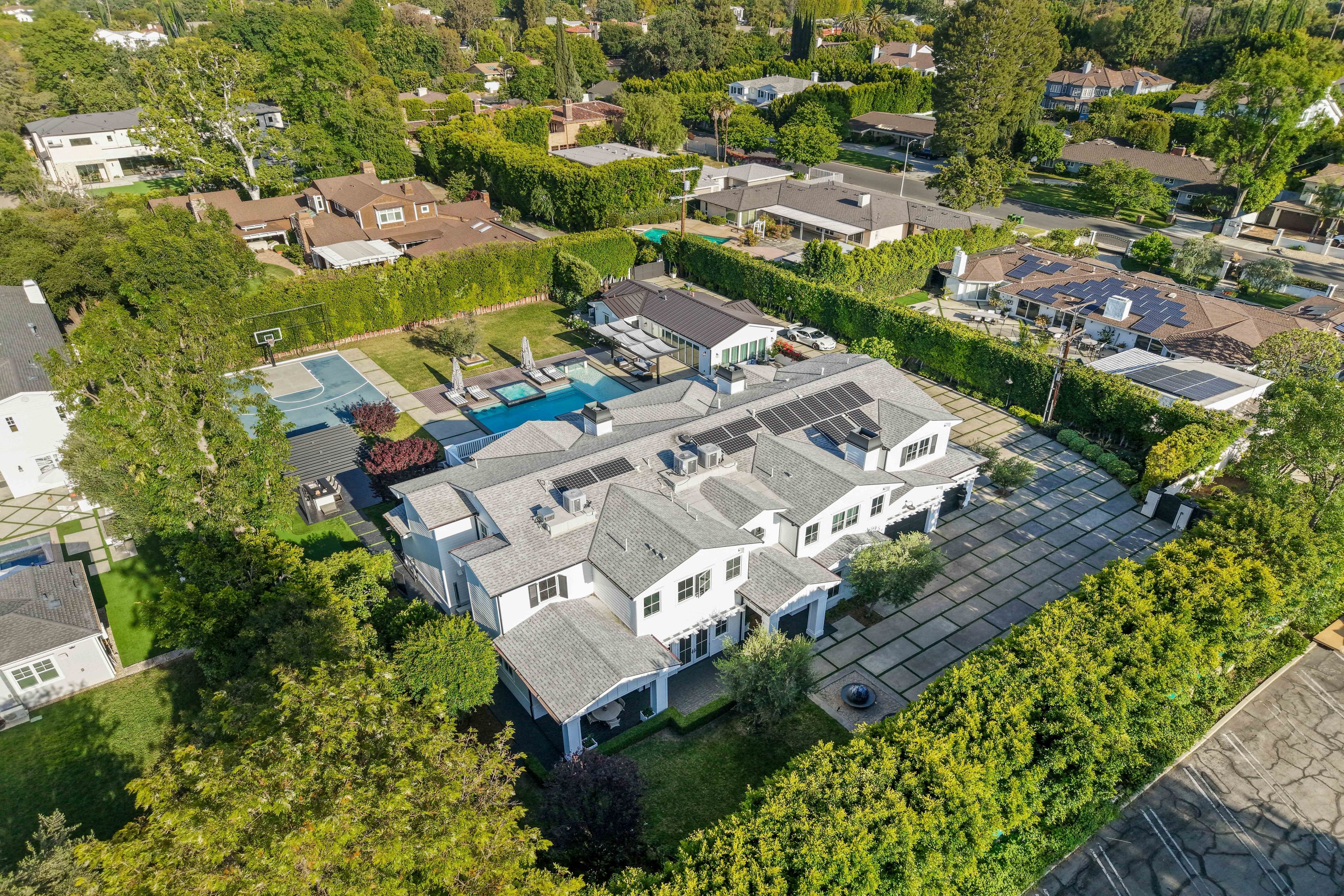  5342 Shoshone Avenue - 物件實景