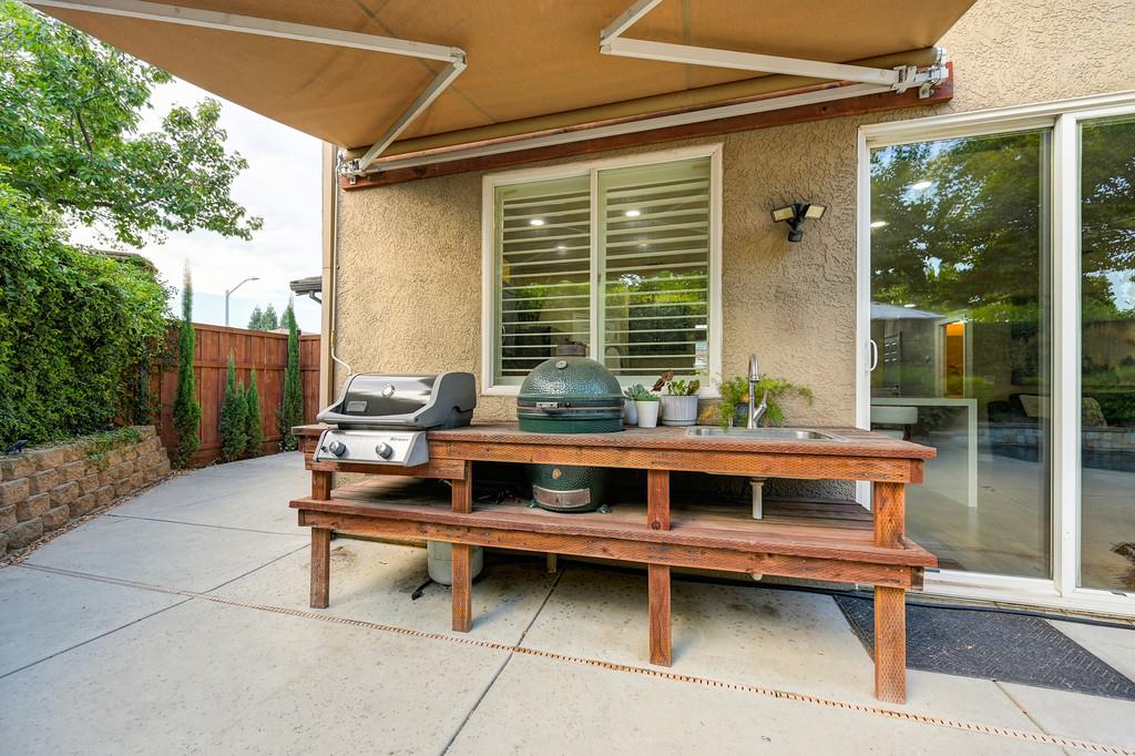 Roseville, California, 95747, United States, 6 Bedrooms Bedrooms, ,4 BathroomsBathrooms,Residential,For Sale,1940337
