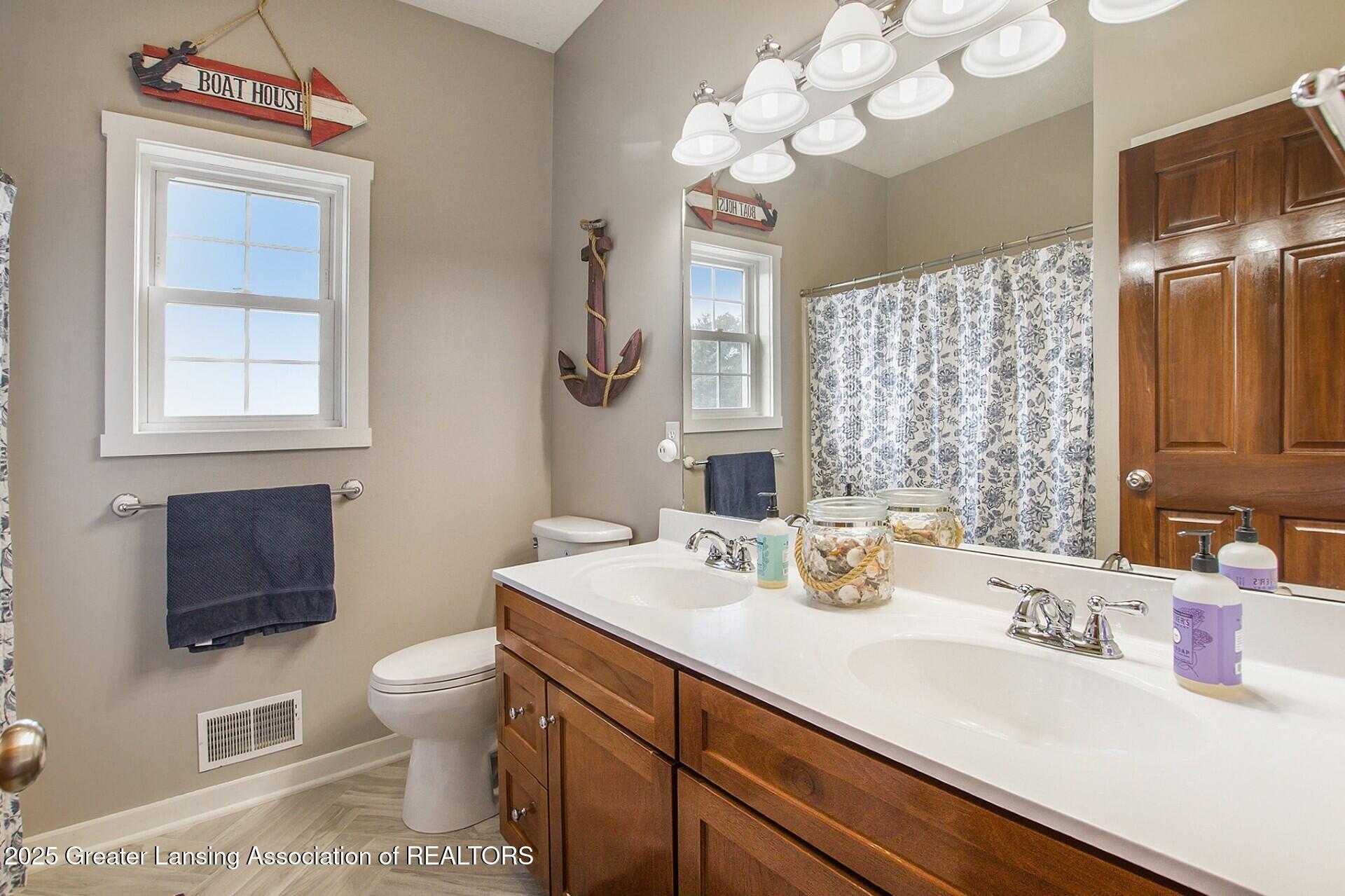 Eaton Rapids, Michigan, 48827, United States, 5 Bedrooms Bedrooms, ,3 BathroomsBathrooms,Residential,For Sale,1934713