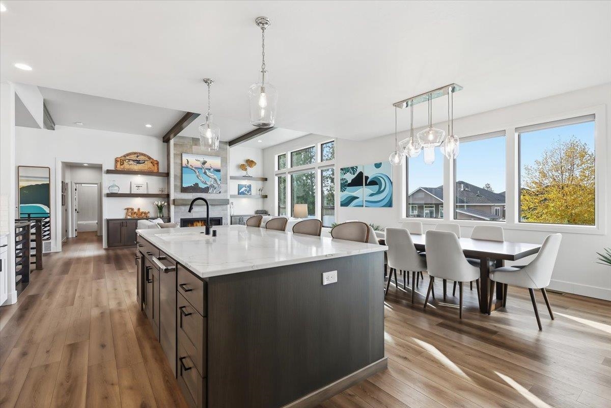 Spokane, Washington, 99208, United States, 5 Bedrooms Bedrooms, ,3 BathroomsBathrooms,Residential,For Sale,1992809