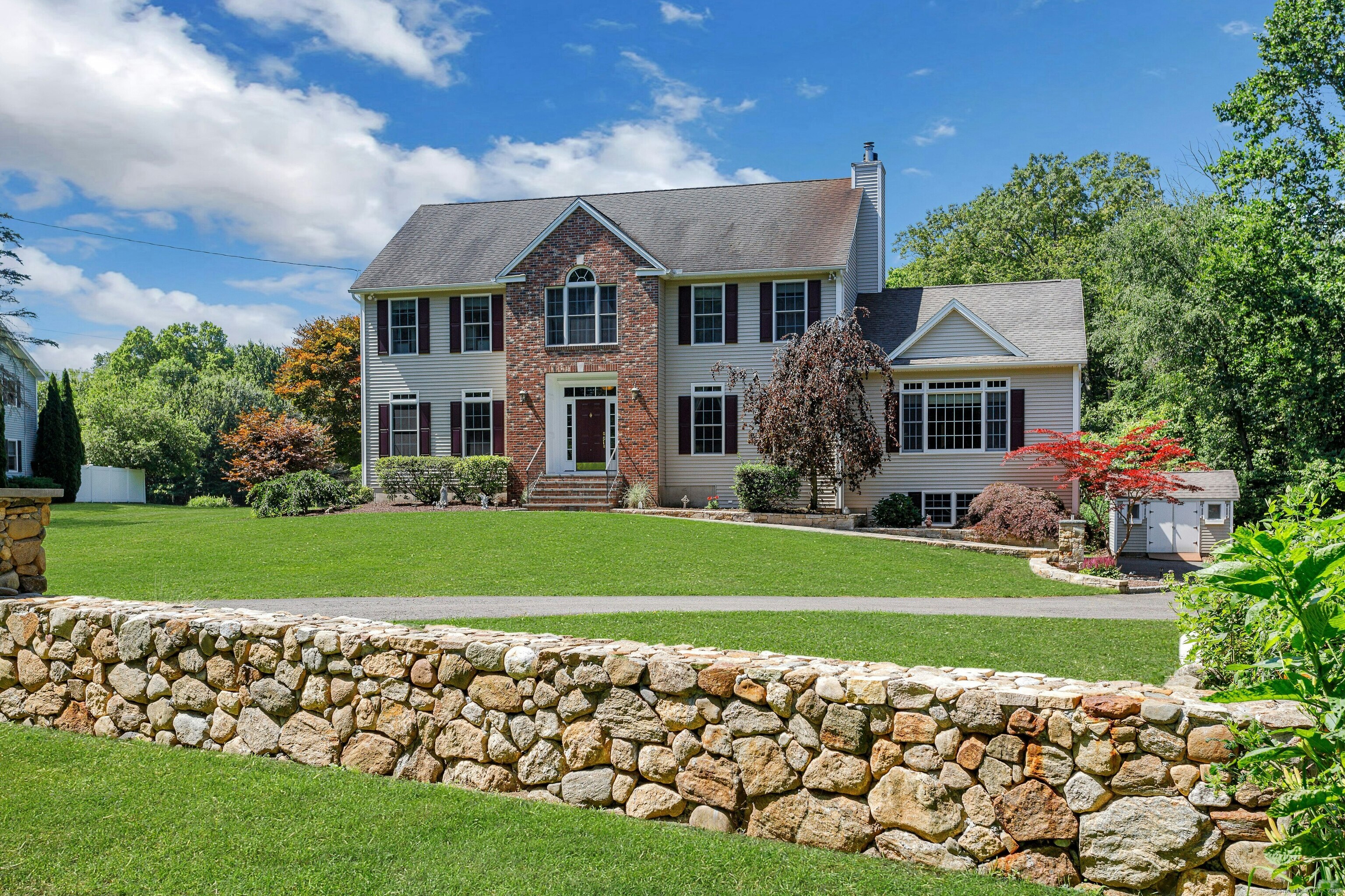 Shelton, Connecticut, 06484, United States, 3 Bedrooms Bedrooms, ,3 BathroomsBathrooms,Residential,For Sale,1875450