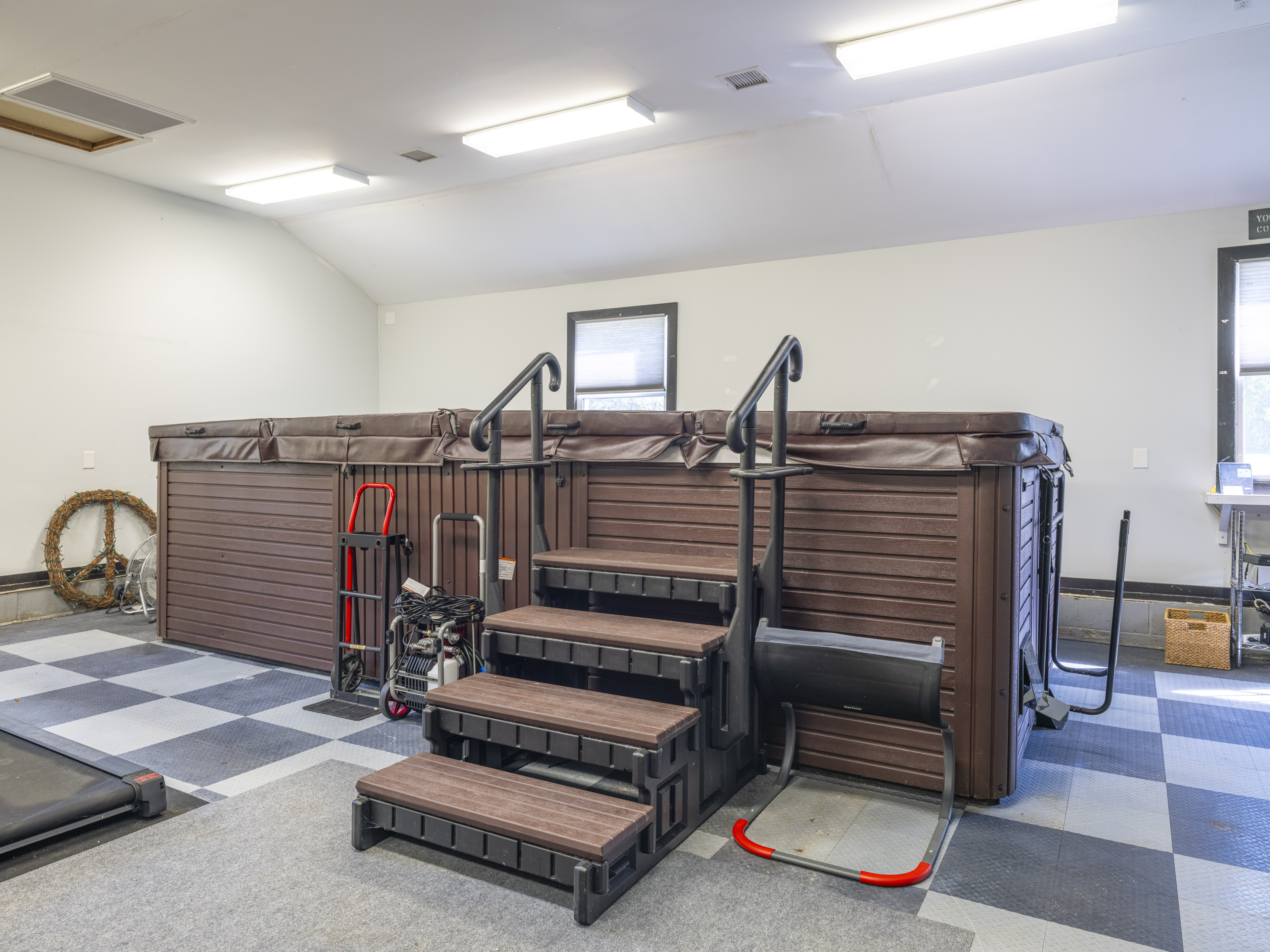 Cutchogue, New York, 11935, United States, 4 Bedrooms Bedrooms, ,2 BathroomsBathrooms,Residential,For Sale,1987431